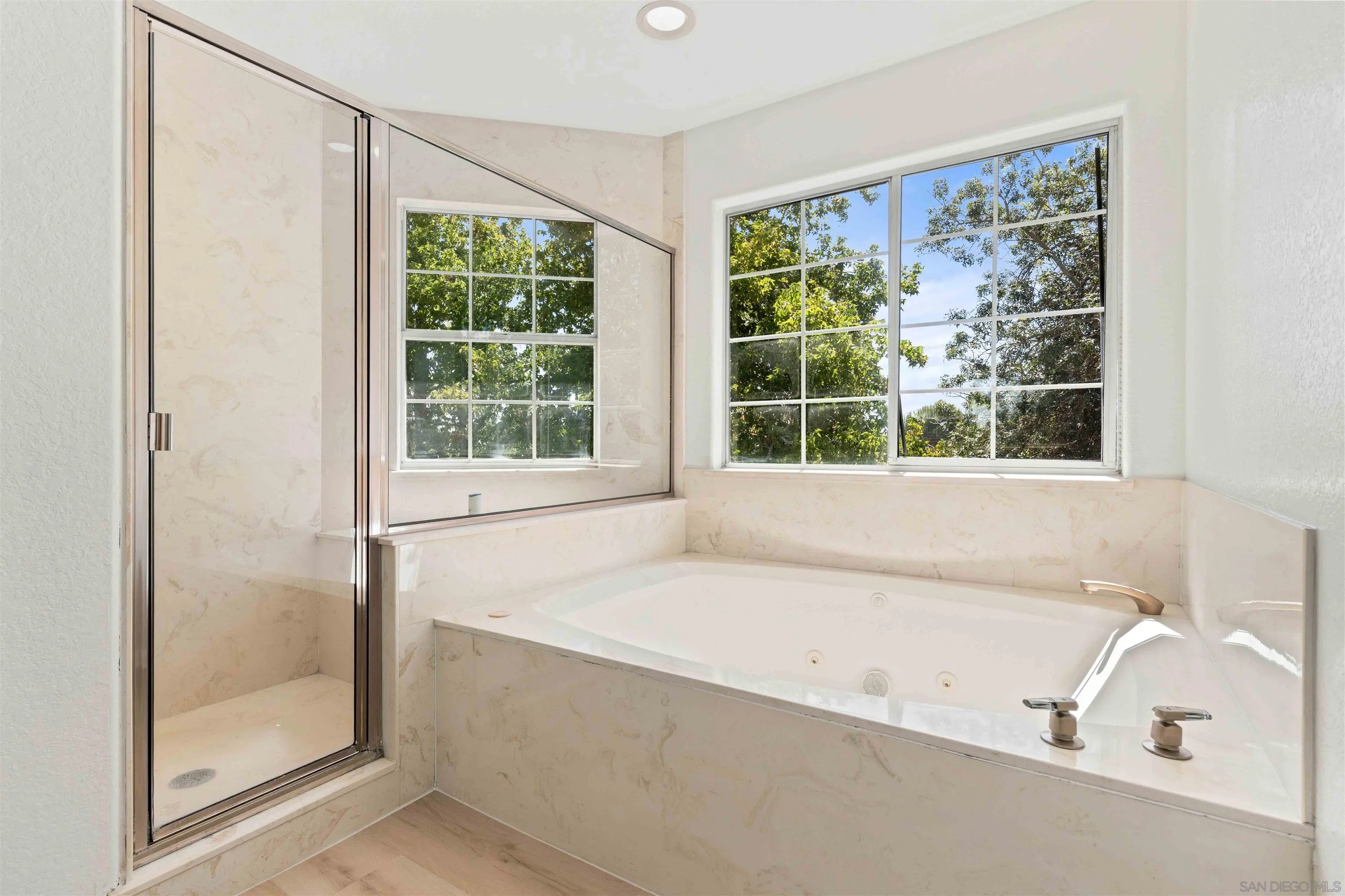 https://cdn.realtyfeed.com/cdn/127/260022954/1b78c30cd174de476966e37f7eac8e4b.webp