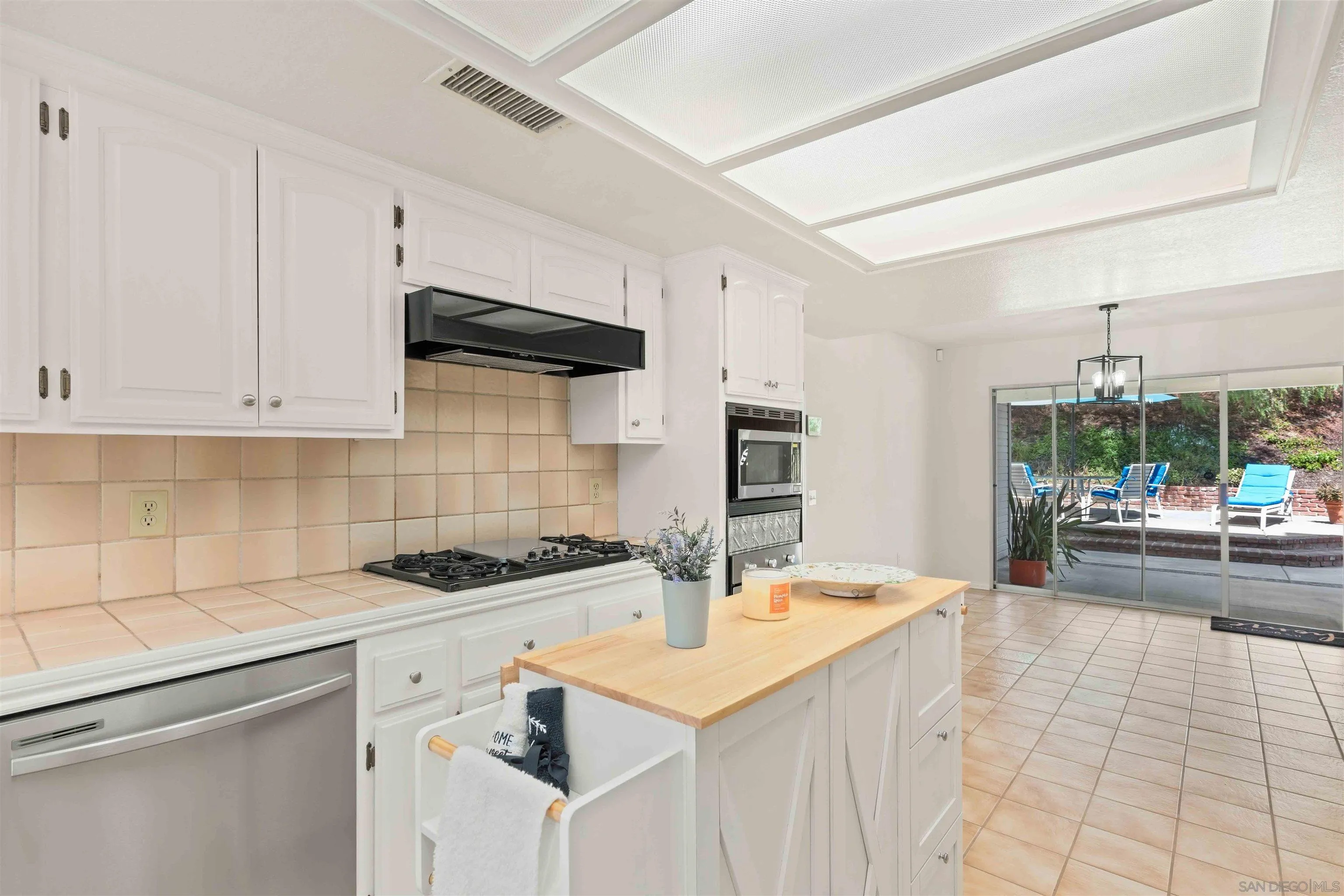https://cdn.realtyfeed.com/cdn/127/260022954/50a90209e359d4828348b32a88218cdd.webp