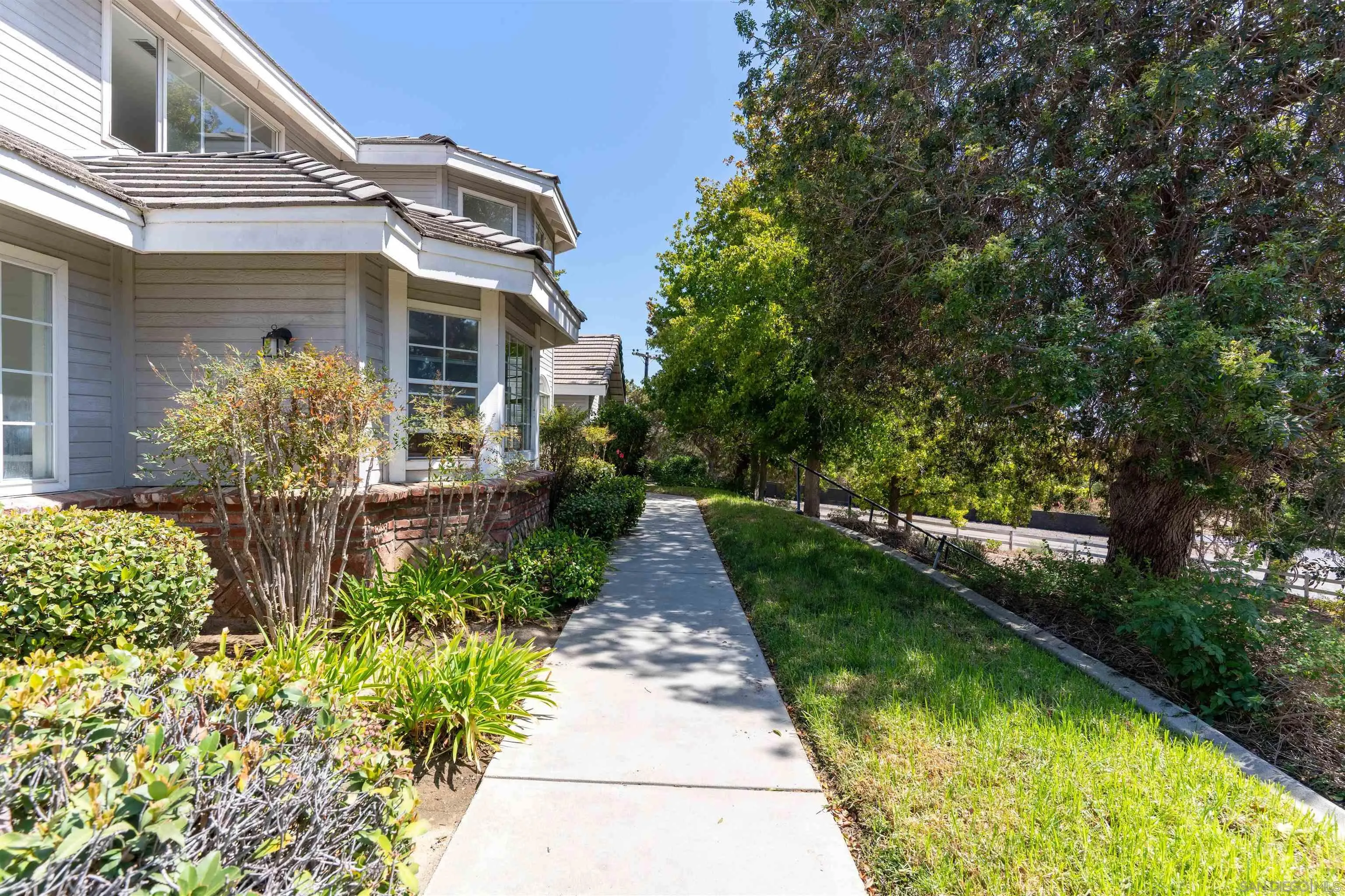 https://cdn.realtyfeed.com/cdn/127/260022954/8707369ad7d7291f3058dc5eca1ec438.webp