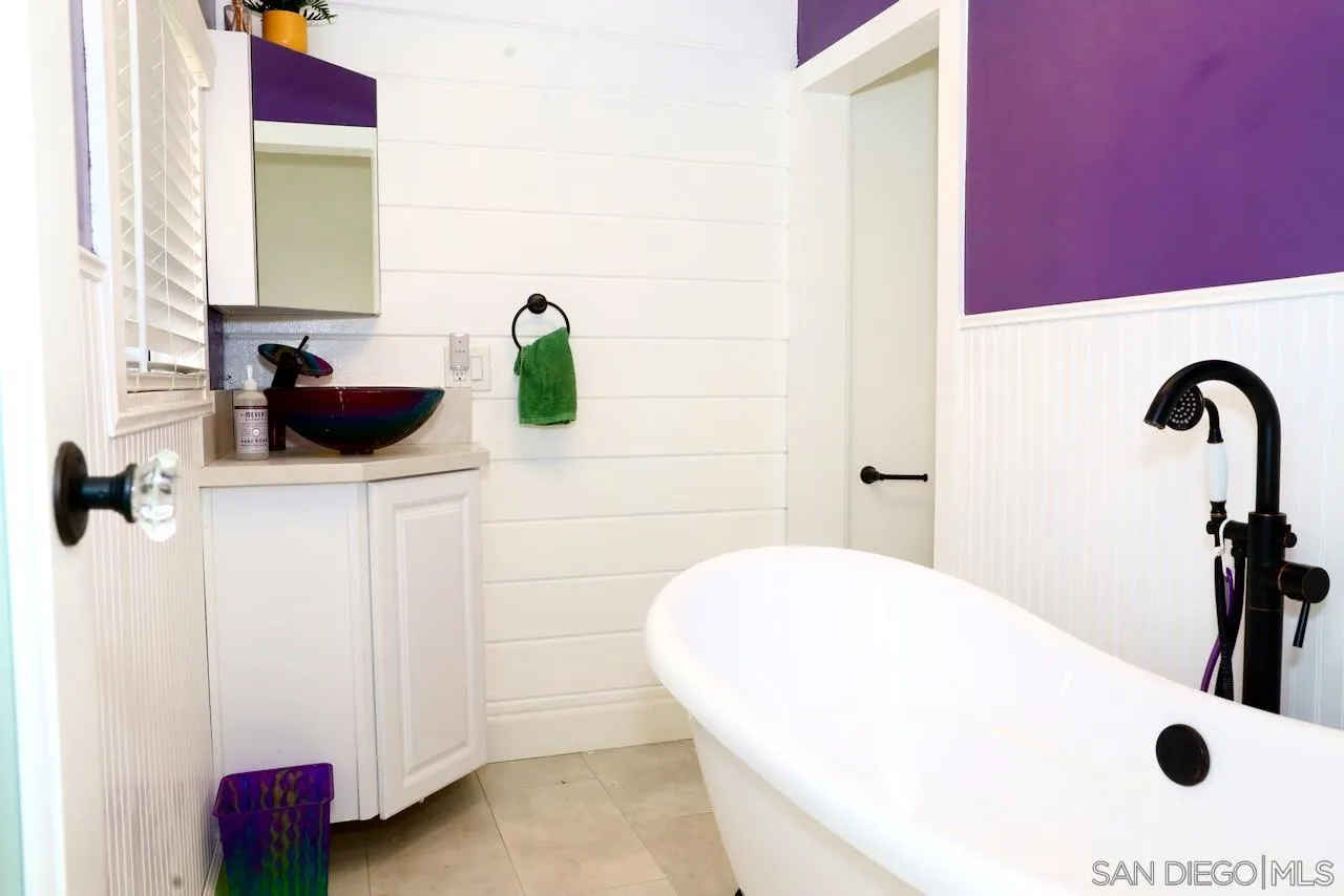 https://cdn.realtyfeed.com/cdn/127/260022955/74cfe089a55a7af0c6c67cf936c2af13.webp