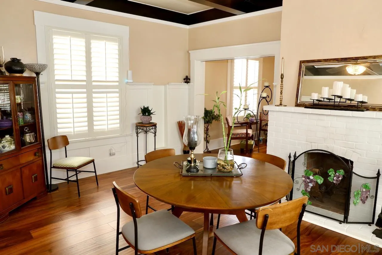 https://cdn.realtyfeed.com/cdn/127/260022955/75e8f7fef495617fb2e178b8ce1ddb23.webp
