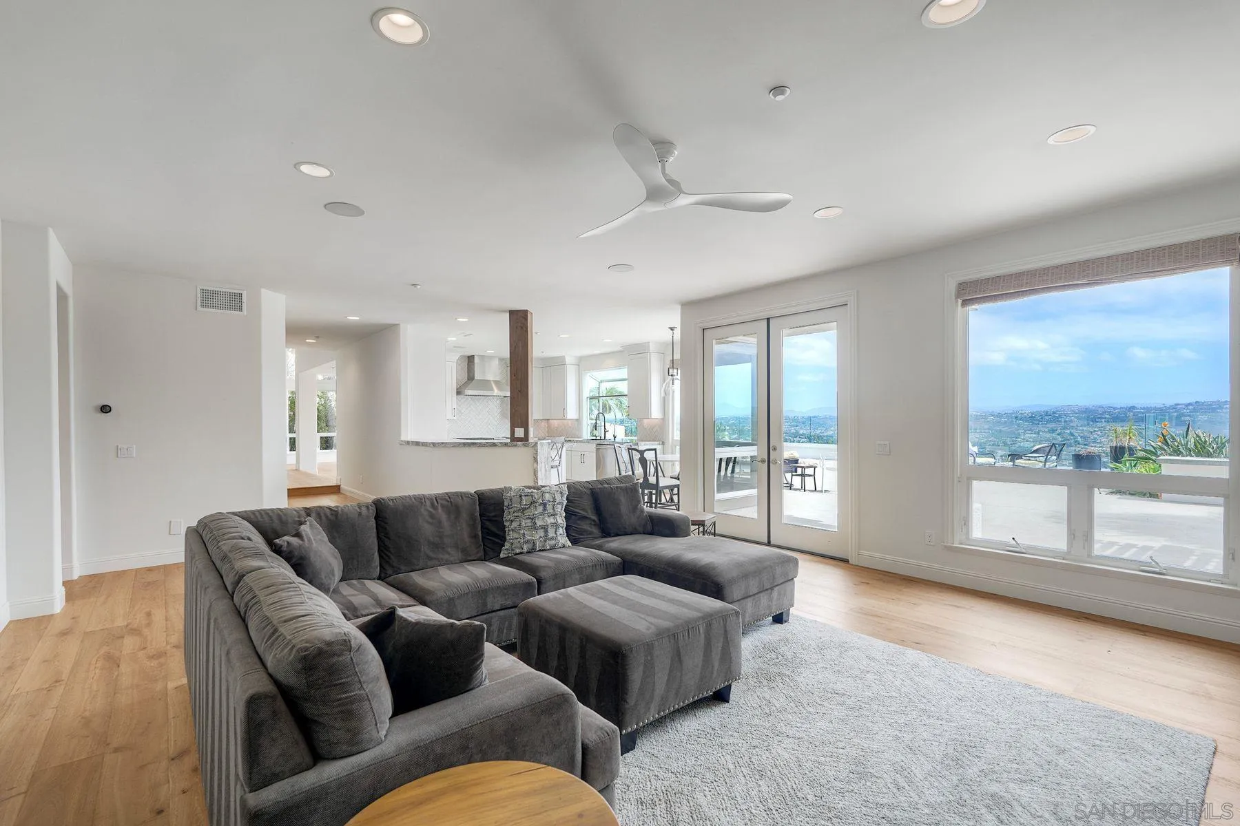 https://cdn.realtyfeed.com/cdn/127/260022956/09d02c6c82c3b1d9c9e35ab0fee85783.webp