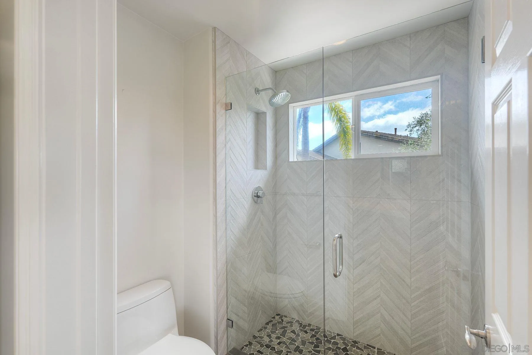 https://cdn.realtyfeed.com/cdn/127/260022956/23498f14f092b0a994d2f3e9b64a3cdd.webp