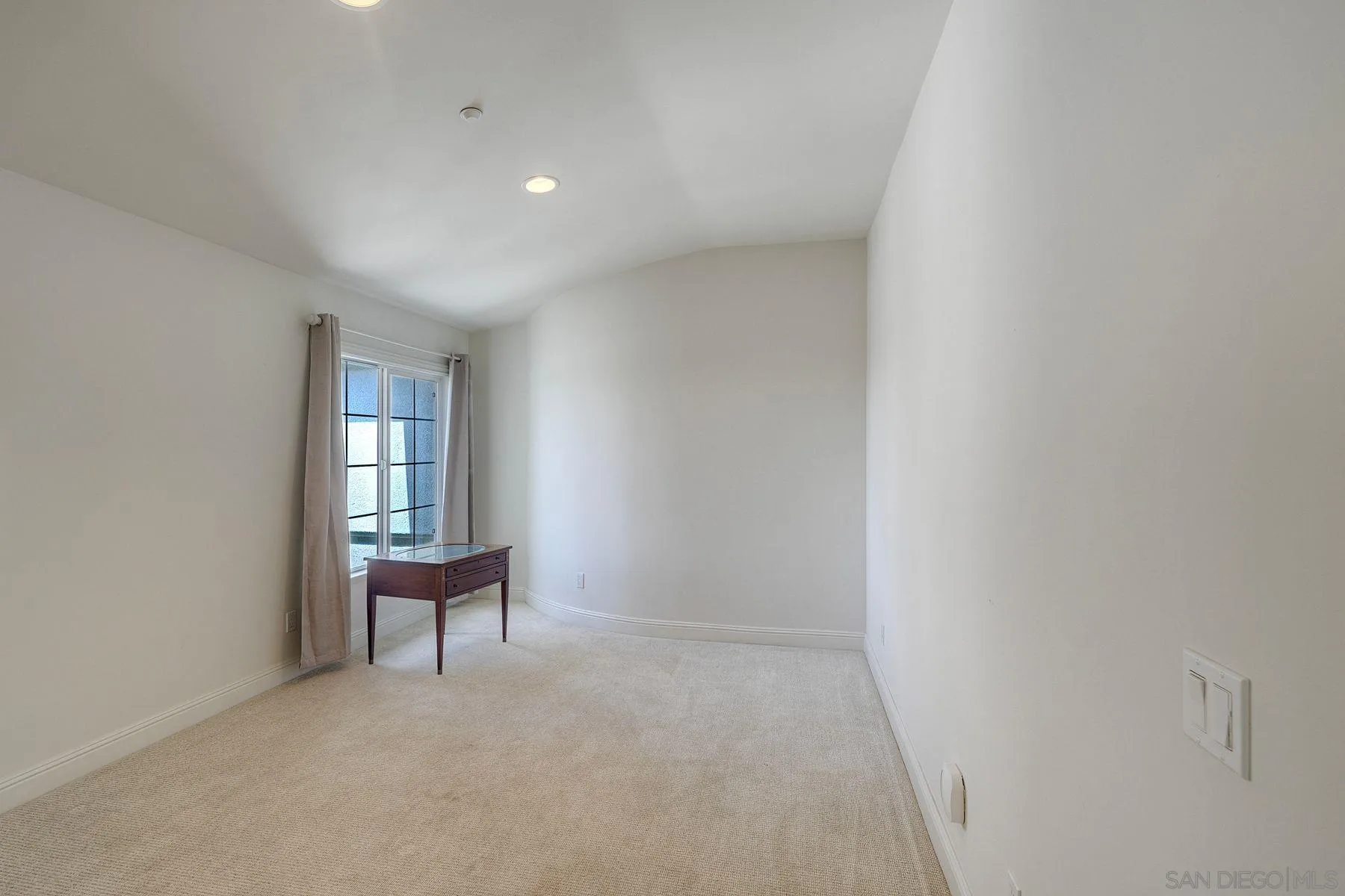 https://cdn.realtyfeed.com/cdn/127/260022956/2f5706c2e98aefd588c6da5bd680c25b.webp