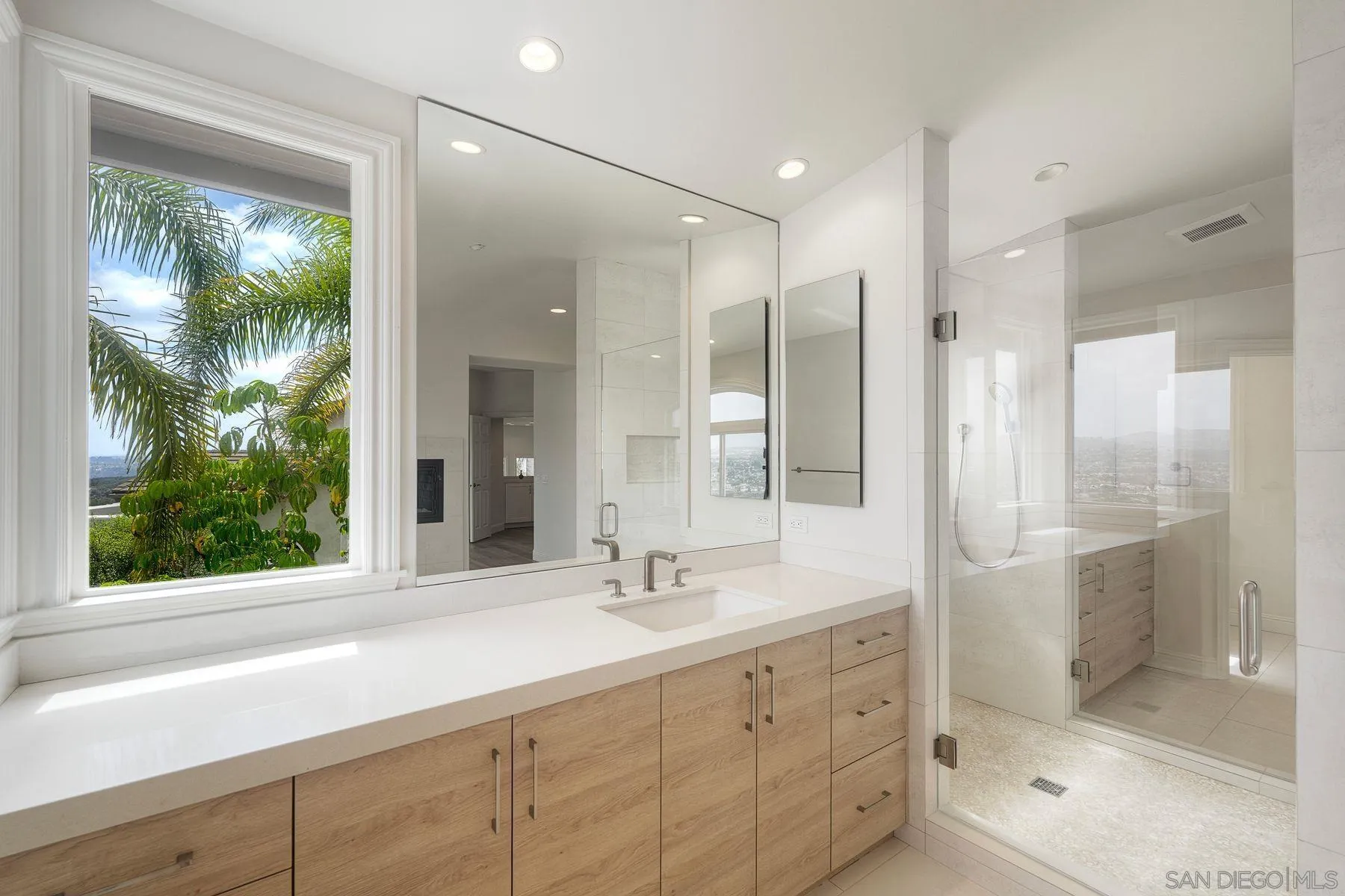 https://cdn.realtyfeed.com/cdn/127/260022956/3e4d519f243b5e5ab2389cacc64afc1c.webp