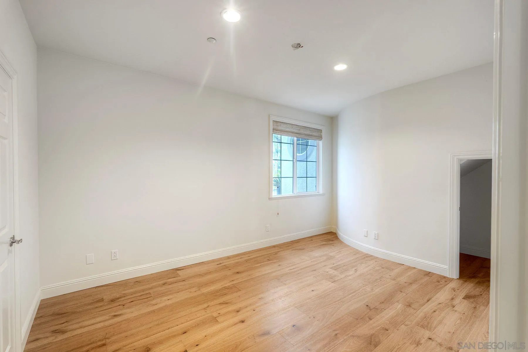 https://cdn.realtyfeed.com/cdn/127/260022956/4160d16088e55a86ddde34aa42315865.webp