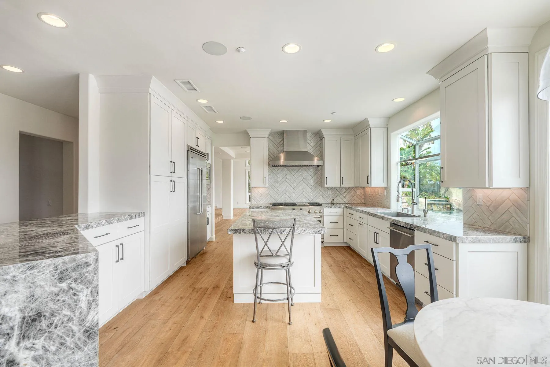 https://cdn.realtyfeed.com/cdn/127/260022956/41f99ab1cb9edfa719b8d60876cb46dd.webp