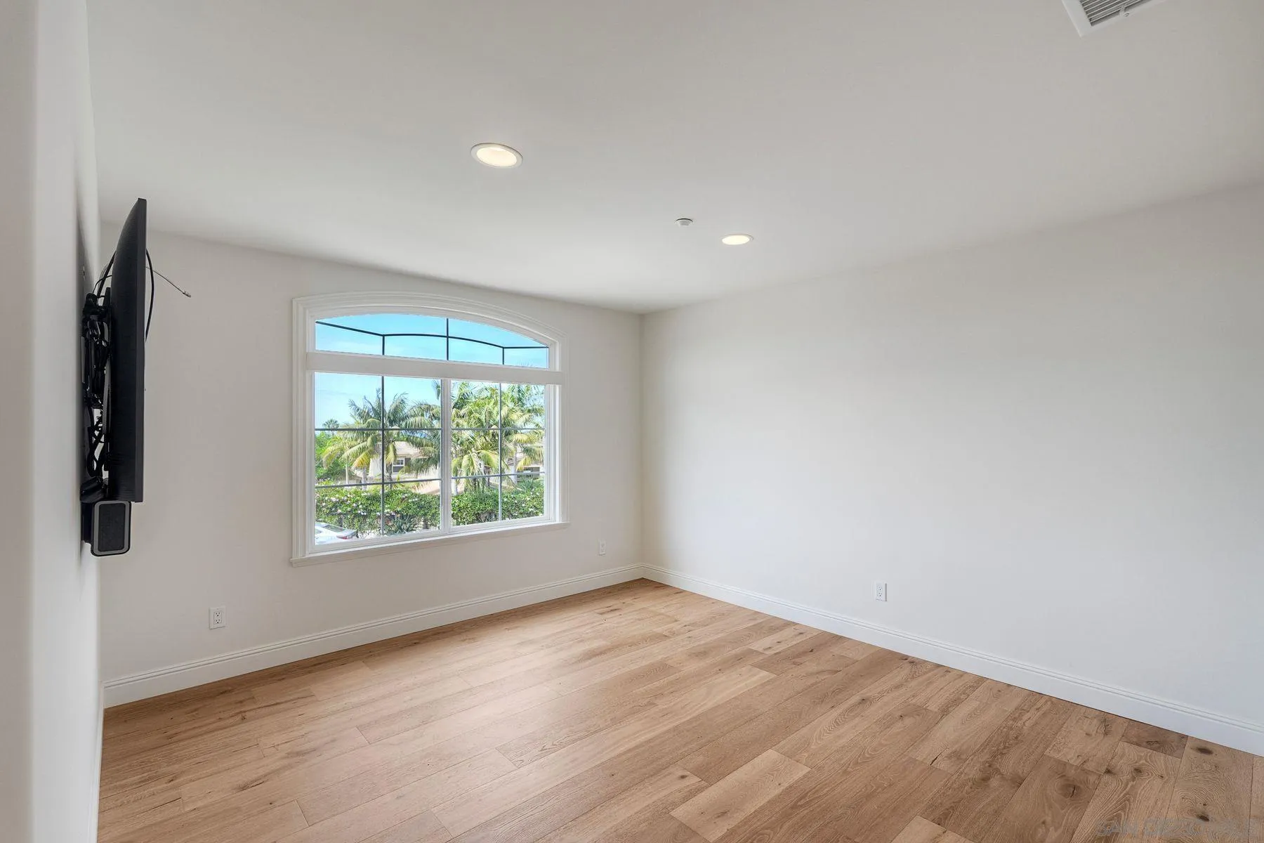 https://cdn.realtyfeed.com/cdn/127/260022956/72fa6f0318f8fcd2a6fca9f7220637cc.webp
