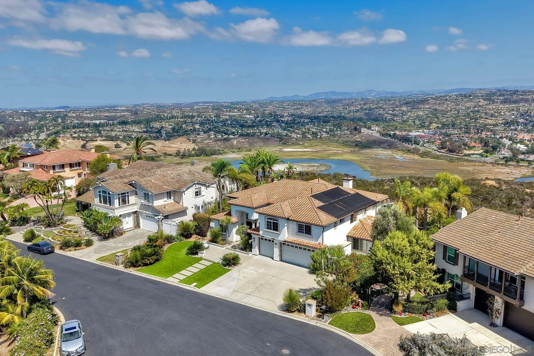 https://cdn.realtyfeed.com/cdn/127/260022956/c2058e043b8aaa602aacc95d78814720.webp