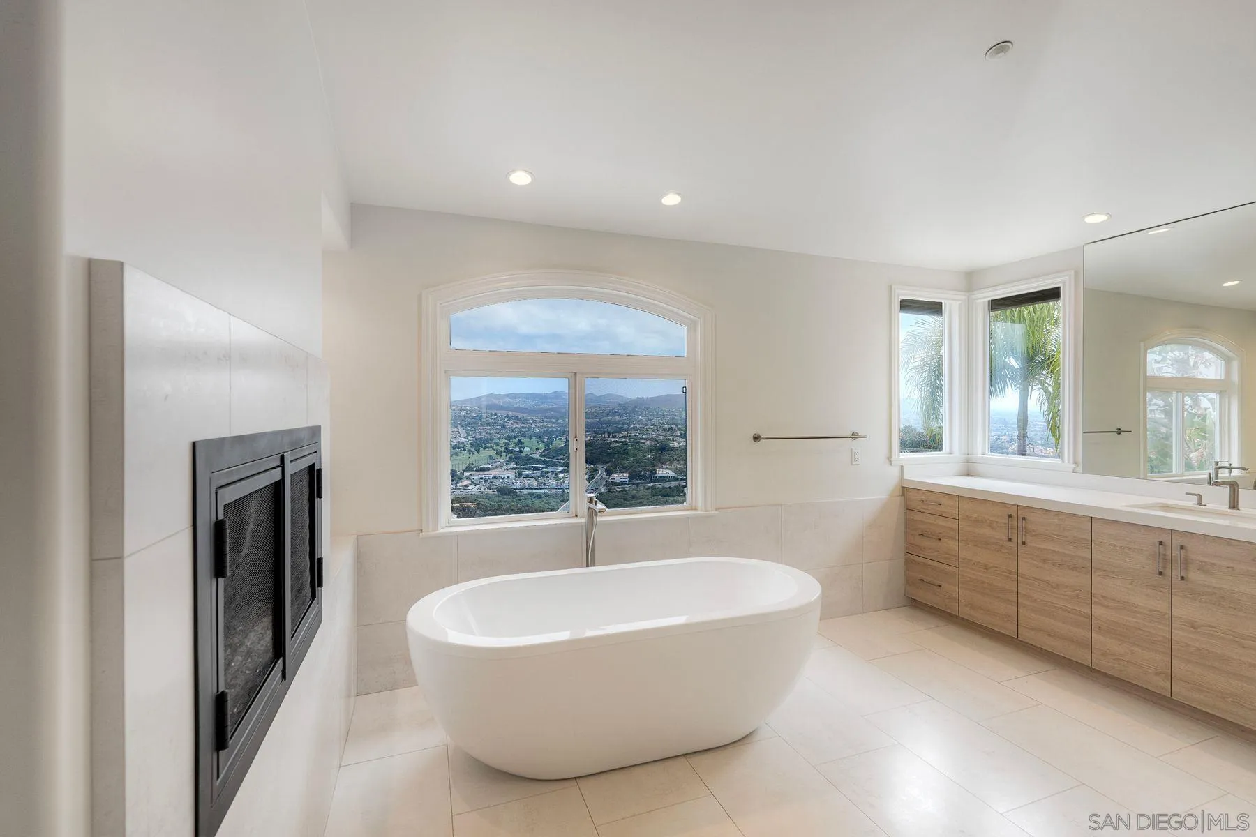 https://cdn.realtyfeed.com/cdn/127/260022956/dbf5cdeab7be594d4bb1d2e1b620d132.webp