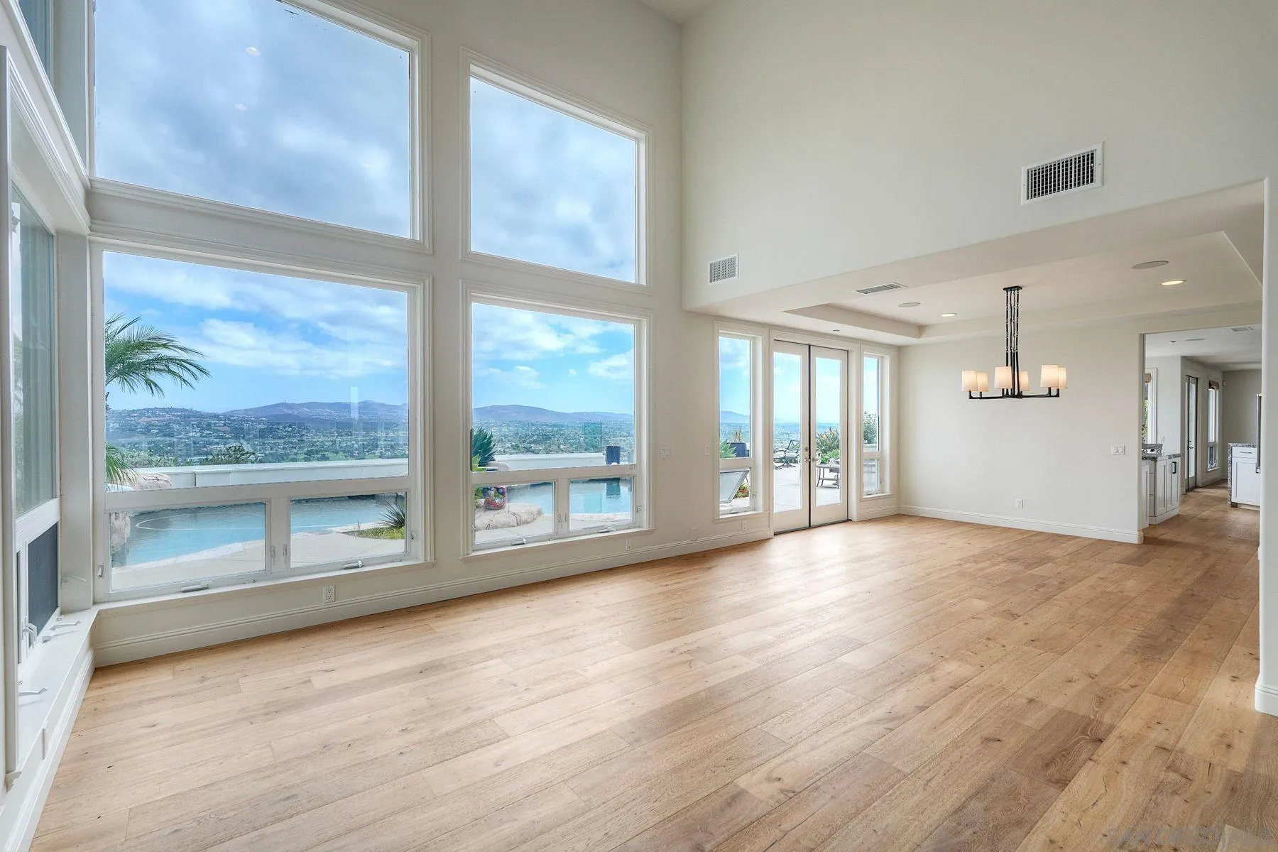https://cdn.realtyfeed.com/cdn/127/260022956/ec4c93395ab774c07d5f9272230717d7.webp