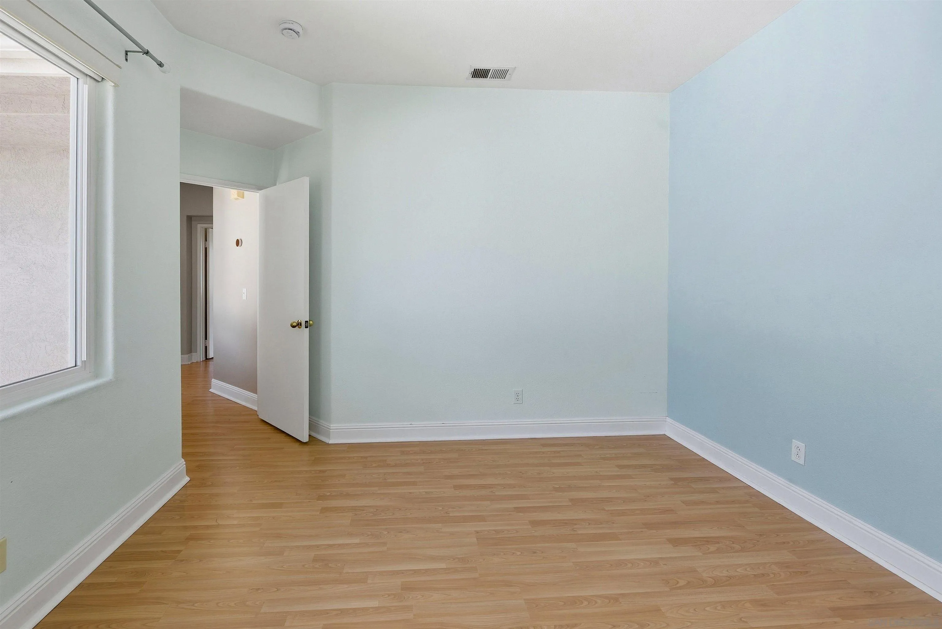 https://cdn.realtyfeed.com/cdn/127/260022958/02ae92b2f9c54e50a3aa7346e64e8362.webp