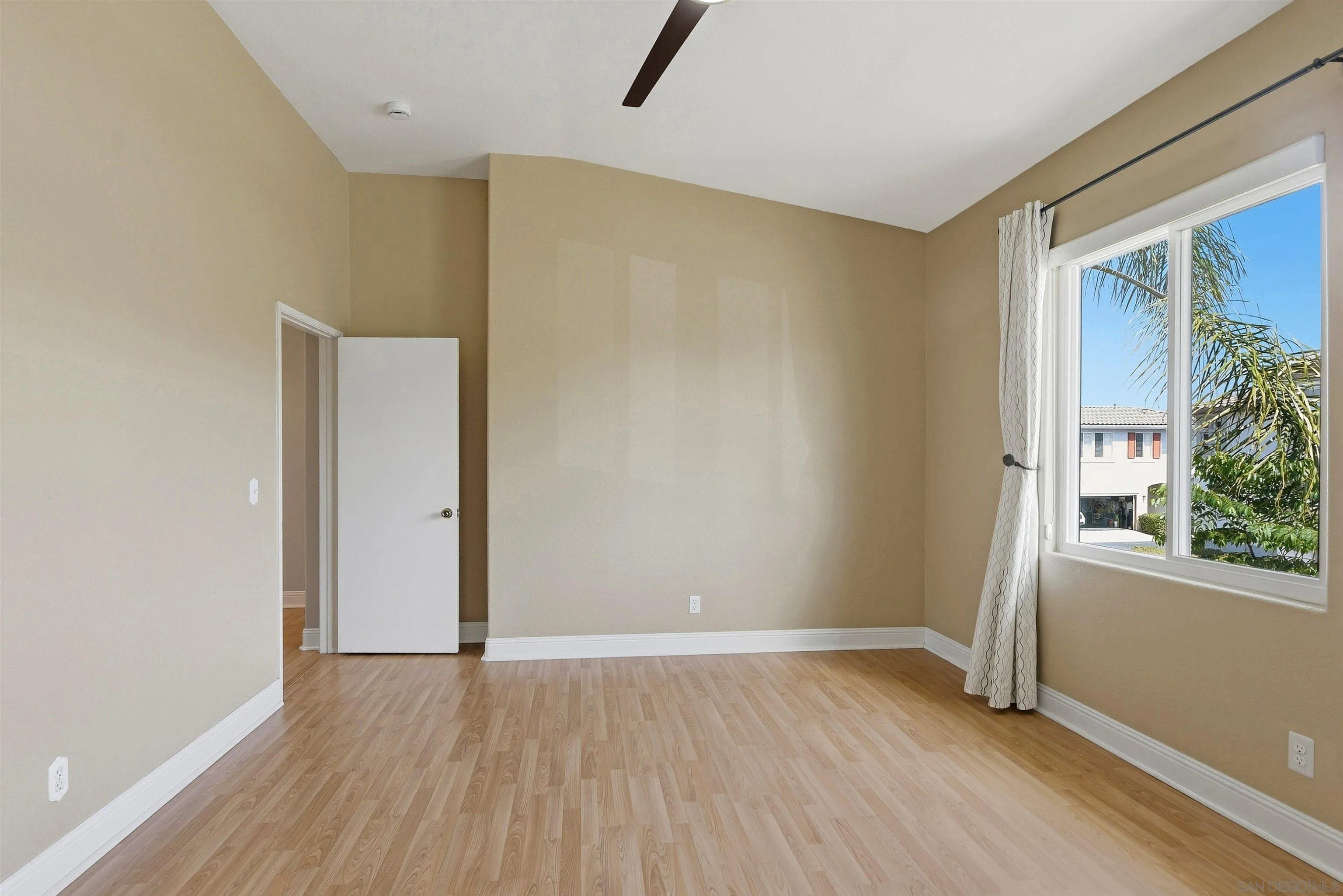https://cdn.realtyfeed.com/cdn/127/260022958/226f47da07e56559ba6a3c484318bd55.webp