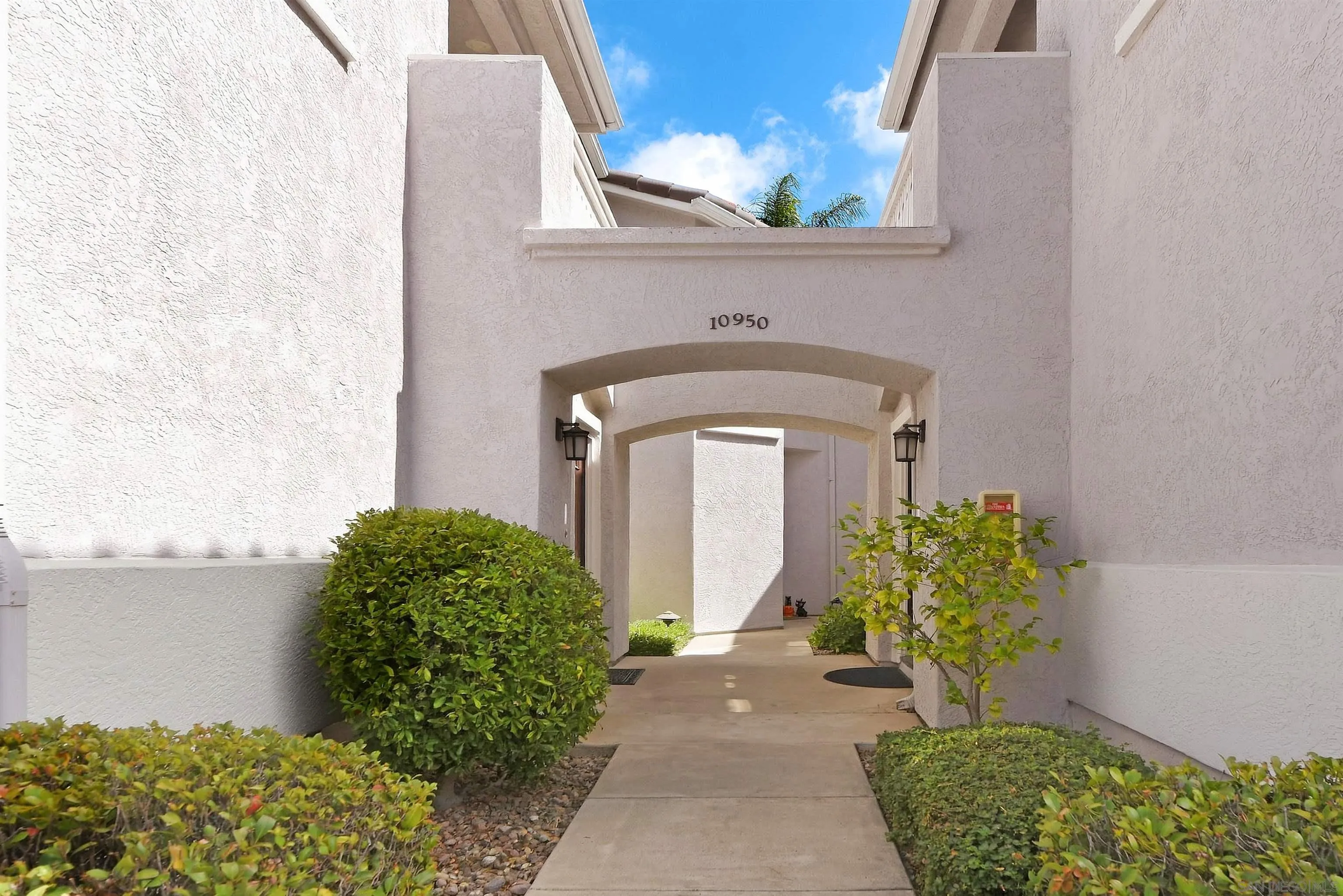 https://cdn.realtyfeed.com/cdn/127/260022958/34ee73b5d713f82258a7d47c4e6147fc.webp