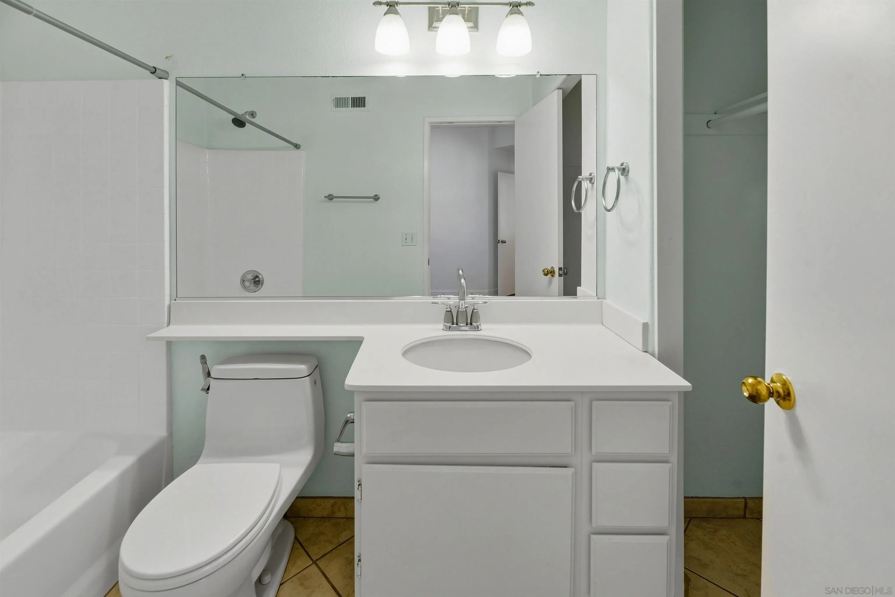 https://cdn.realtyfeed.com/cdn/127/260022958/a1bba76f1e7bc0b3f27173ee563b0dbc.webp