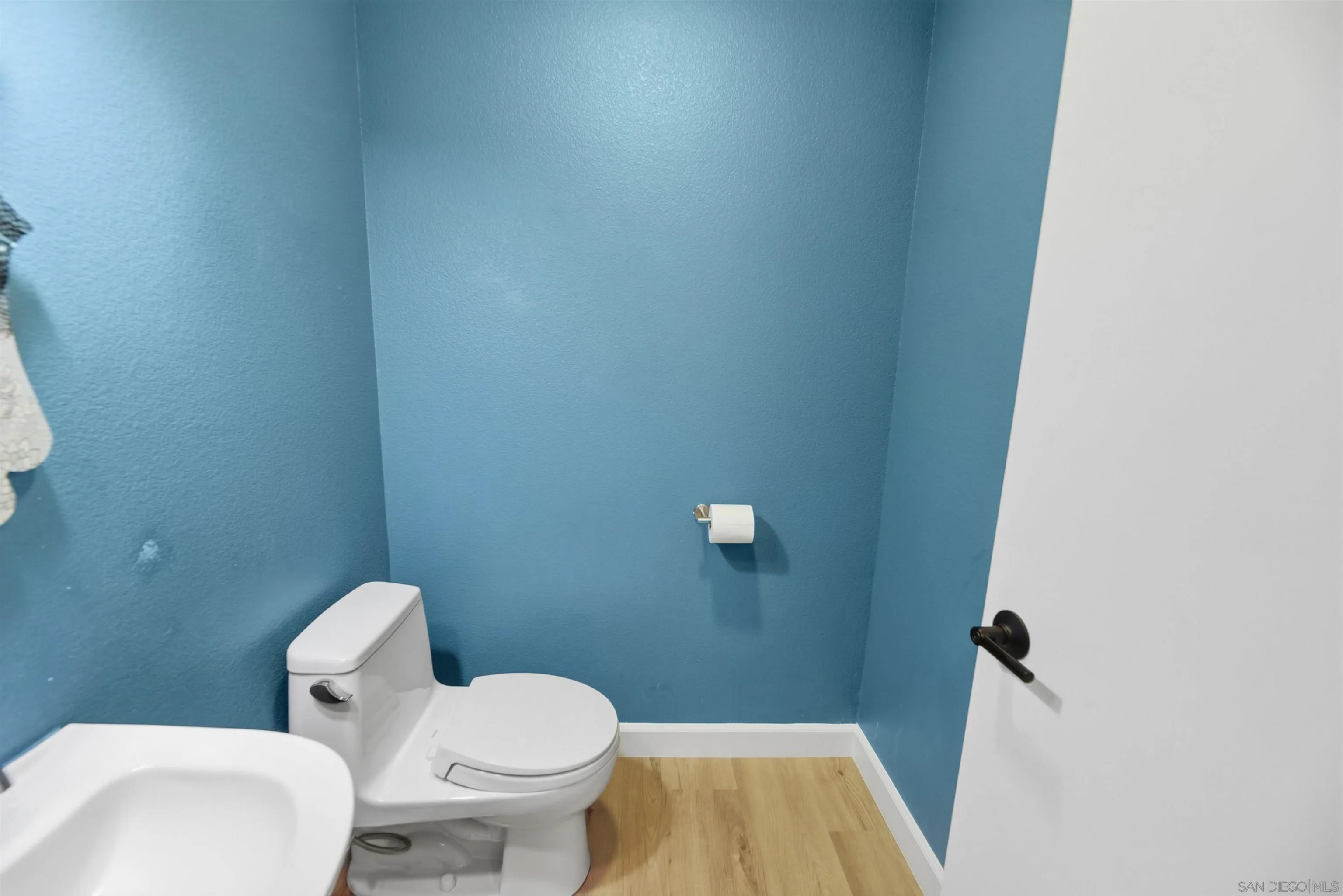 https://cdn.realtyfeed.com/cdn/127/260022958/b66df279cd7a6ab2fdd0988b411e13e3.webp