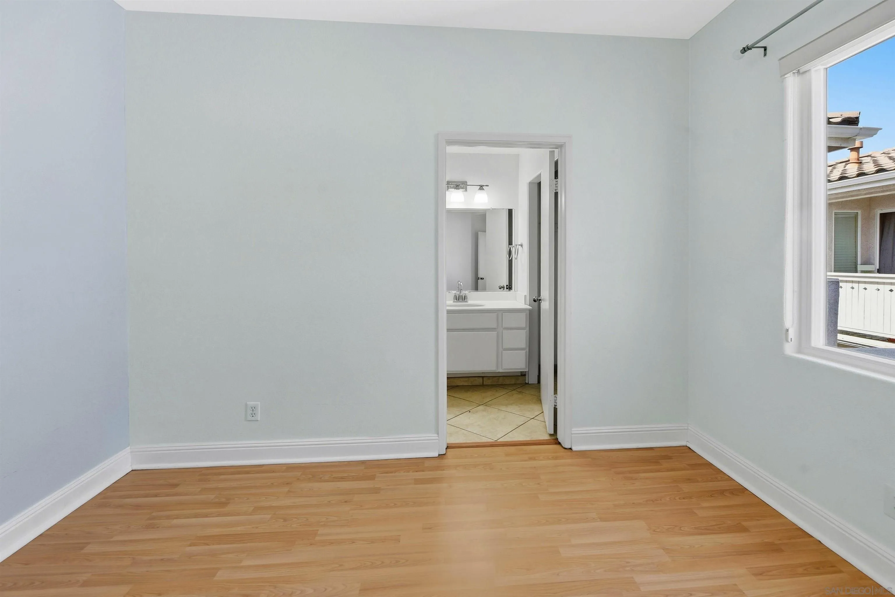https://cdn.realtyfeed.com/cdn/127/260022958/c919be9e9dfd05bedc742703eff5c0e0.webp