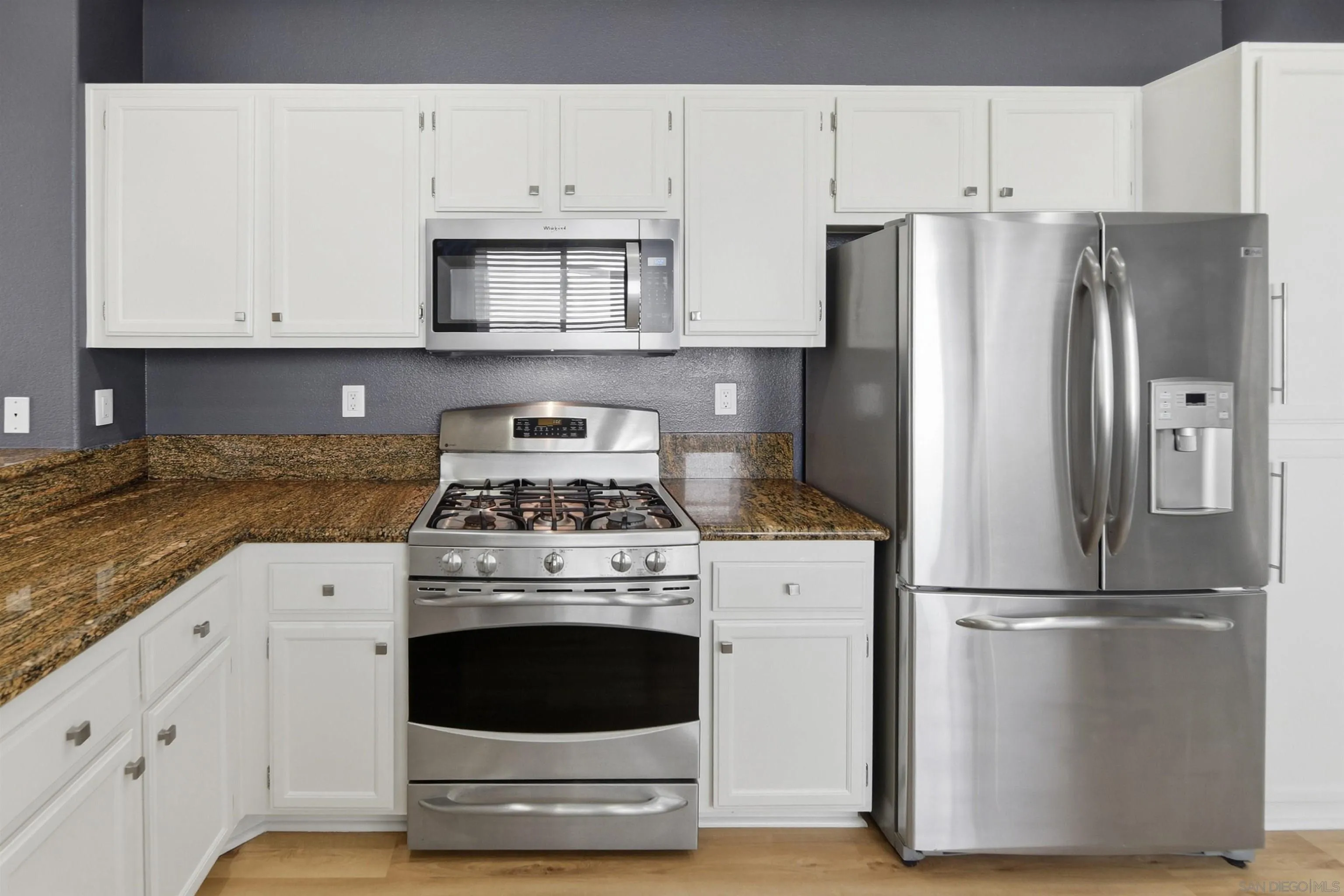 https://cdn.realtyfeed.com/cdn/127/260022958/d1a30bf805393e9d1d4baf01854a9fc0.webp
