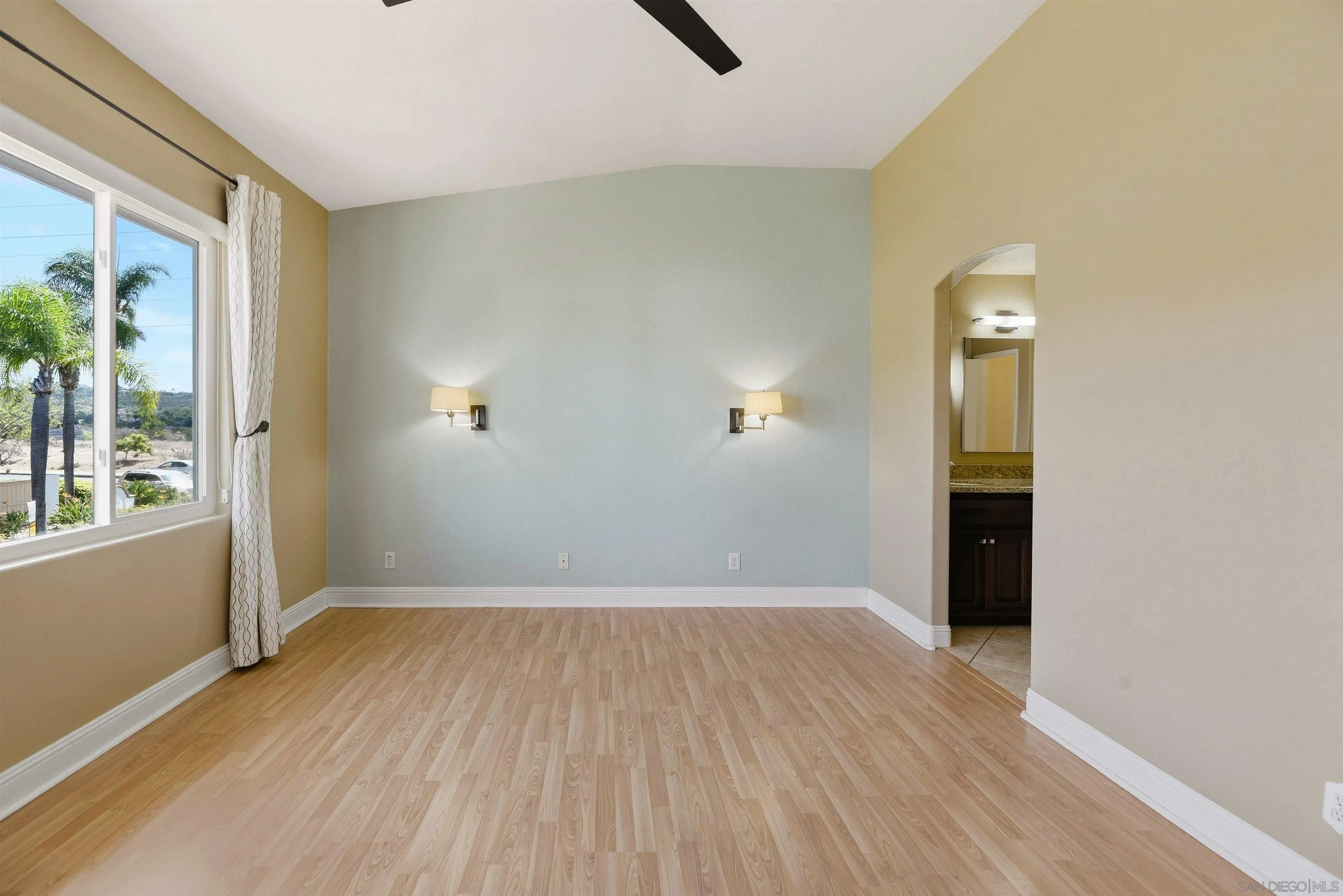 https://cdn.realtyfeed.com/cdn/127/260022958/e77462529883e7b9ff2f897cc842ef8b.webp