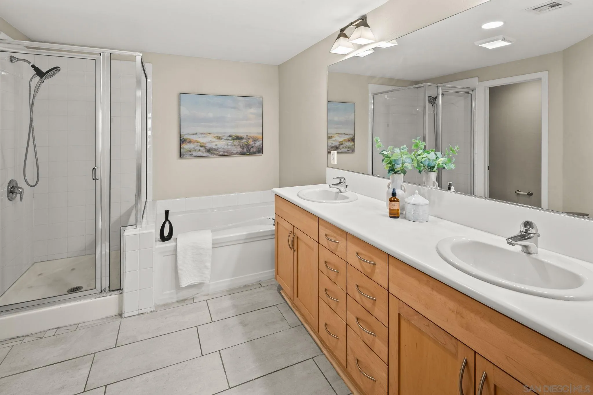 https://cdn.realtyfeed.com/cdn/127/260022960/2150b24c524bae9fd87f59b3d6bc1b0c.webp