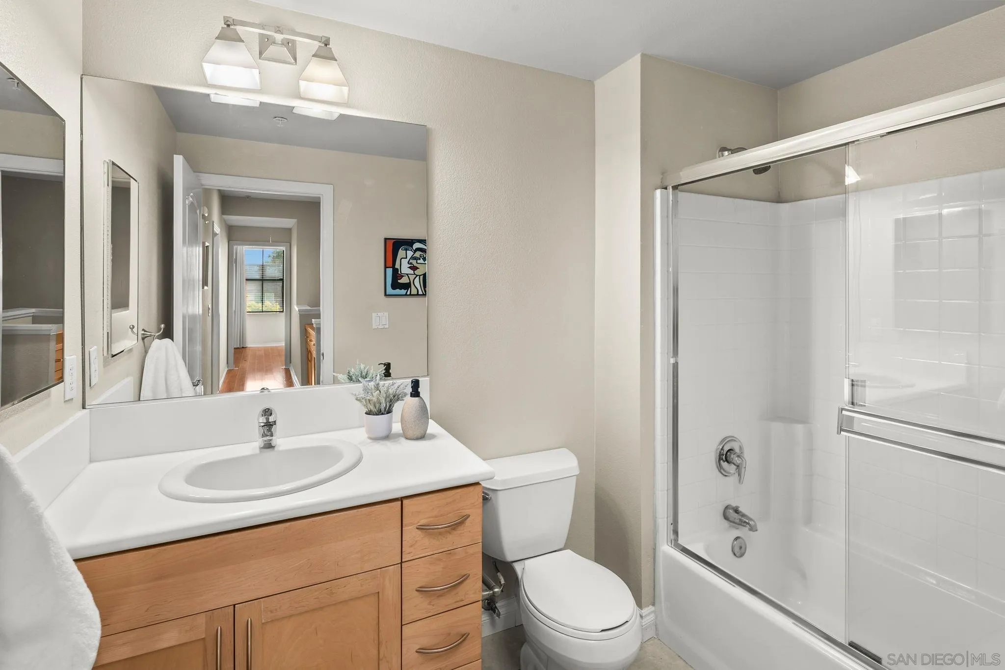 https://cdn.realtyfeed.com/cdn/127/260022960/39b55f22b37c87649ac9574decf1efce.webp