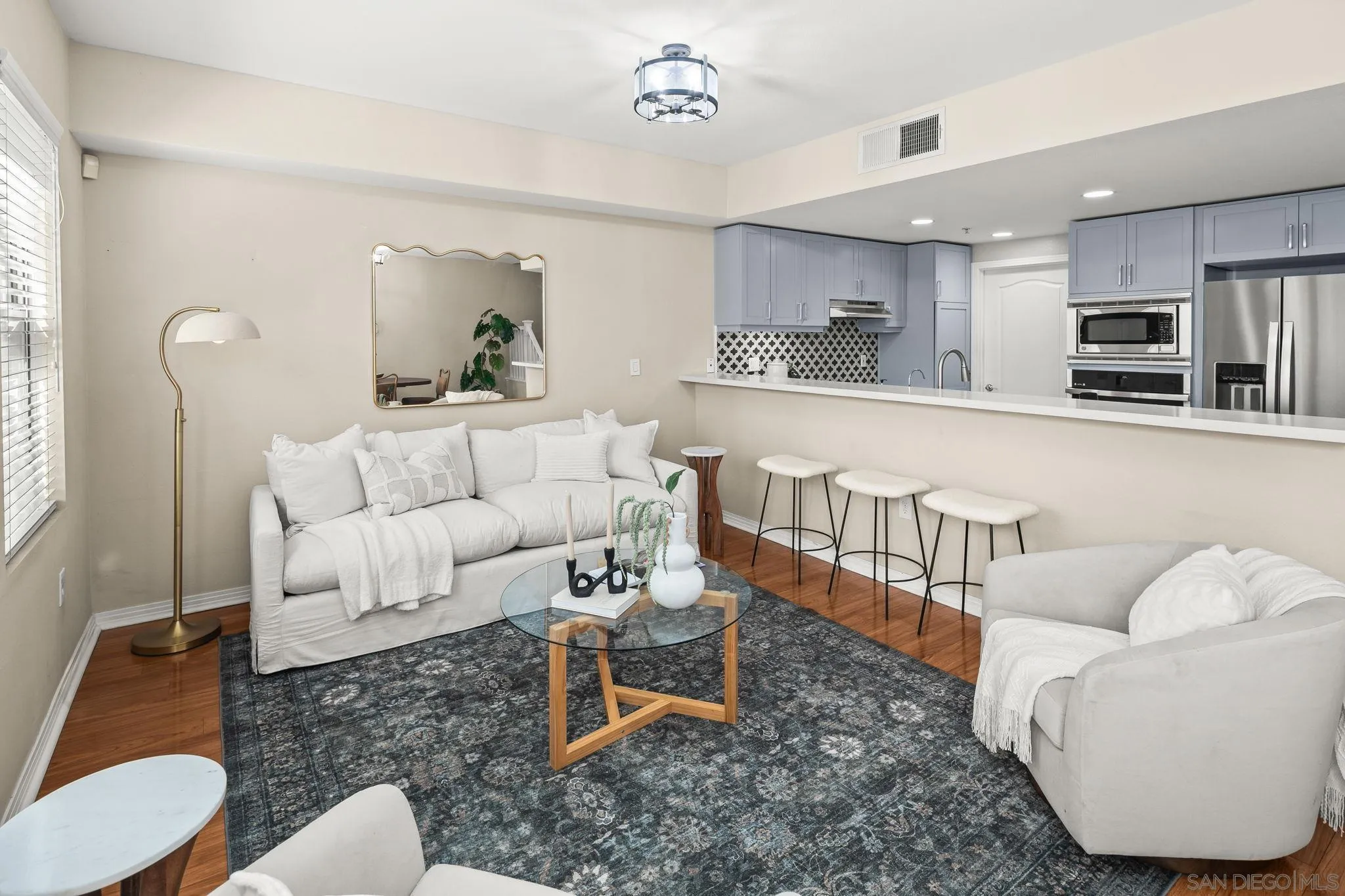 https://cdn.realtyfeed.com/cdn/127/260022960/6a093de68cfde42635f85747cba5b63b.webp