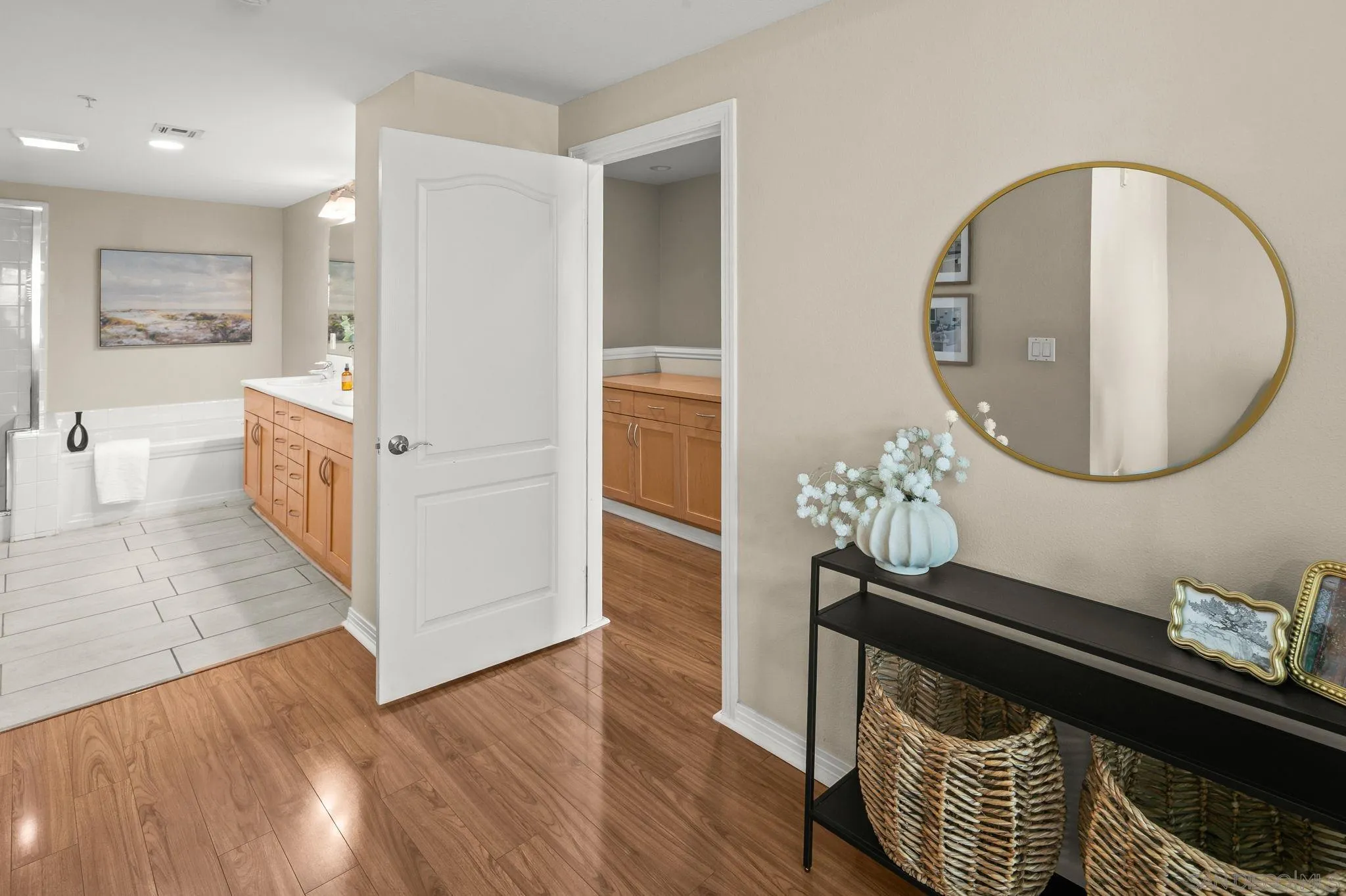 https://cdn.realtyfeed.com/cdn/127/260022960/ce68b28278430a90de647312d7261619.webp