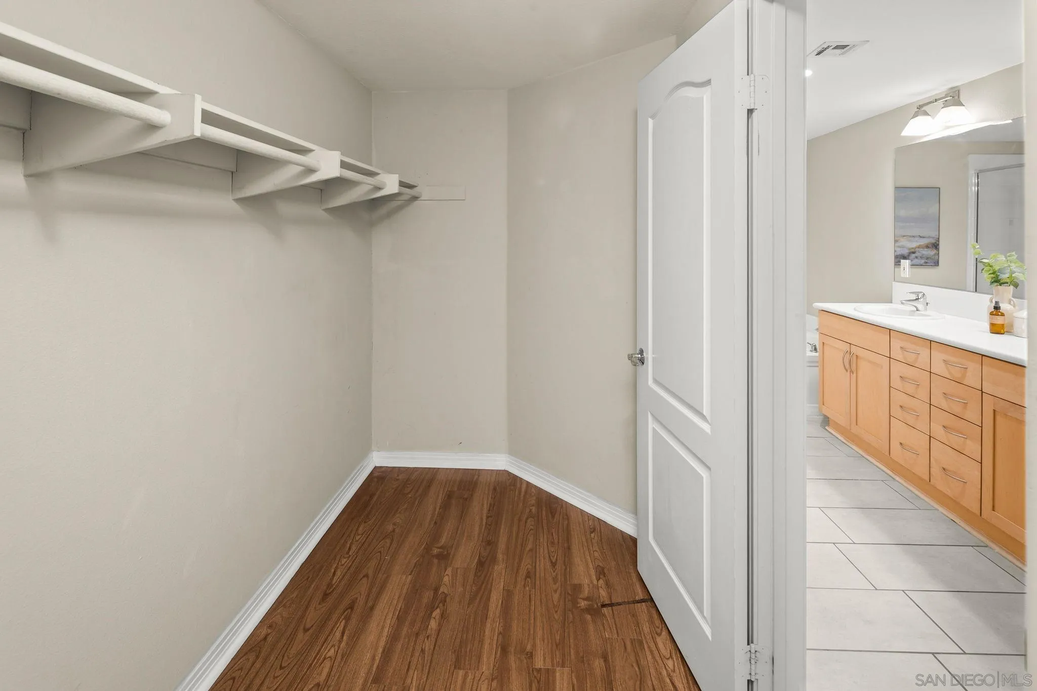 https://cdn.realtyfeed.com/cdn/127/260022960/d9582fbbb9ed96156a7901a0883987d4.webp