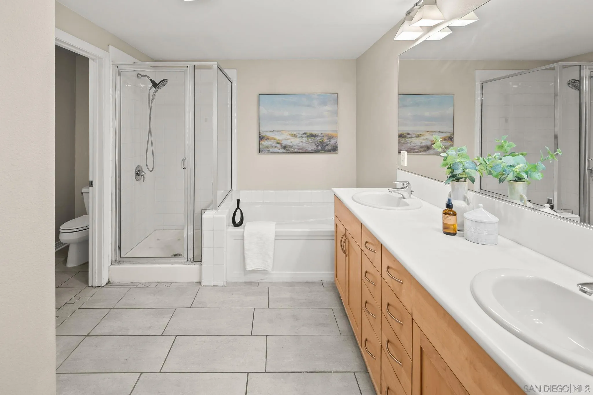 https://cdn.realtyfeed.com/cdn/127/260022960/faeb4b619145cb678ce72d4d61c9c338.webp