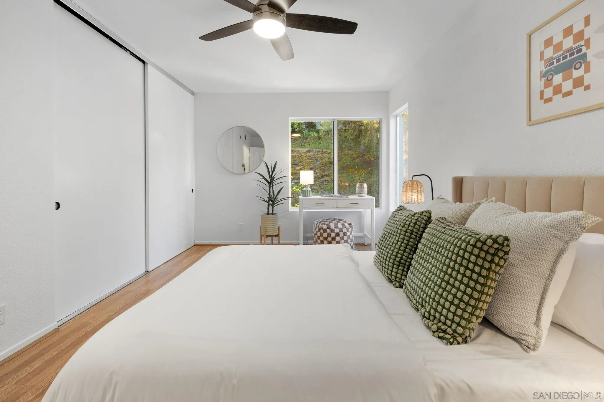 https://cdn.realtyfeed.com/cdn/127/260022963/41495677c106fa7f7400a6e2301f85f6.webp