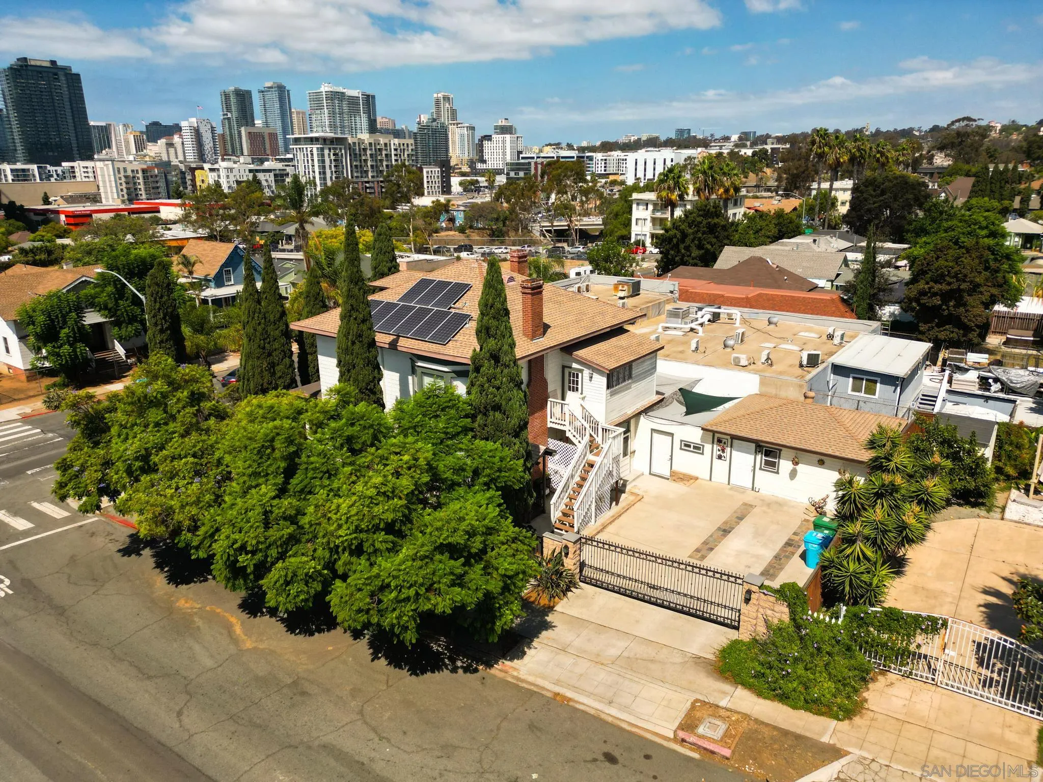 https://cdn.realtyfeed.com/cdn/127/260022965/0e985055b1a40e5aa9f3cb7d36d89d93.webp