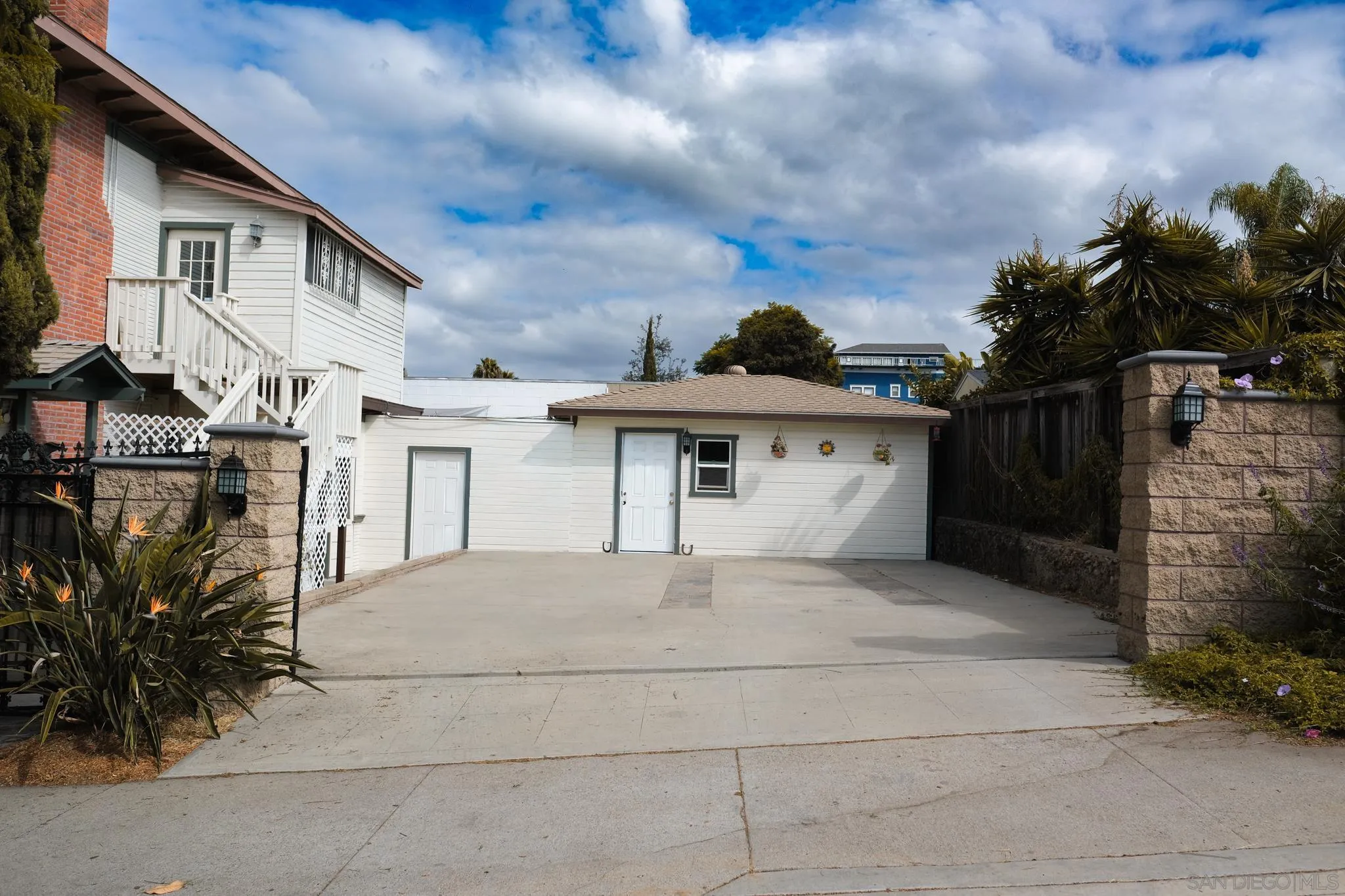 https://cdn.realtyfeed.com/cdn/127/260022965/89a4e4f1eac87baf964a143465da472f.webp