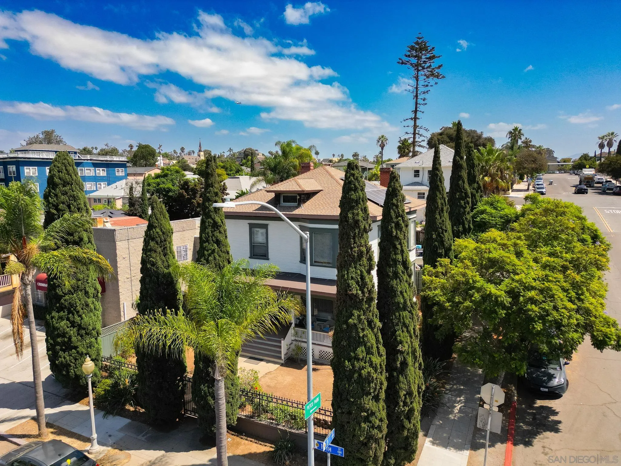 https://cdn.realtyfeed.com/cdn/127/260022965/a97d0ca0bc06f822c6f5a8d1ced244f0.webp