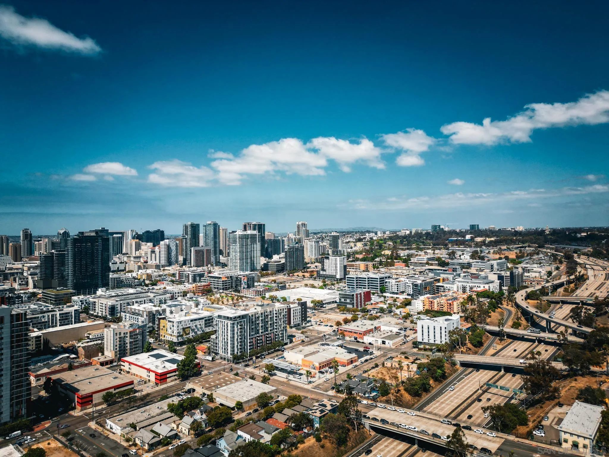 https://cdn.realtyfeed.com/cdn/127/260022965/c80fb3da9c04f83fd270632f5f87d670.webp