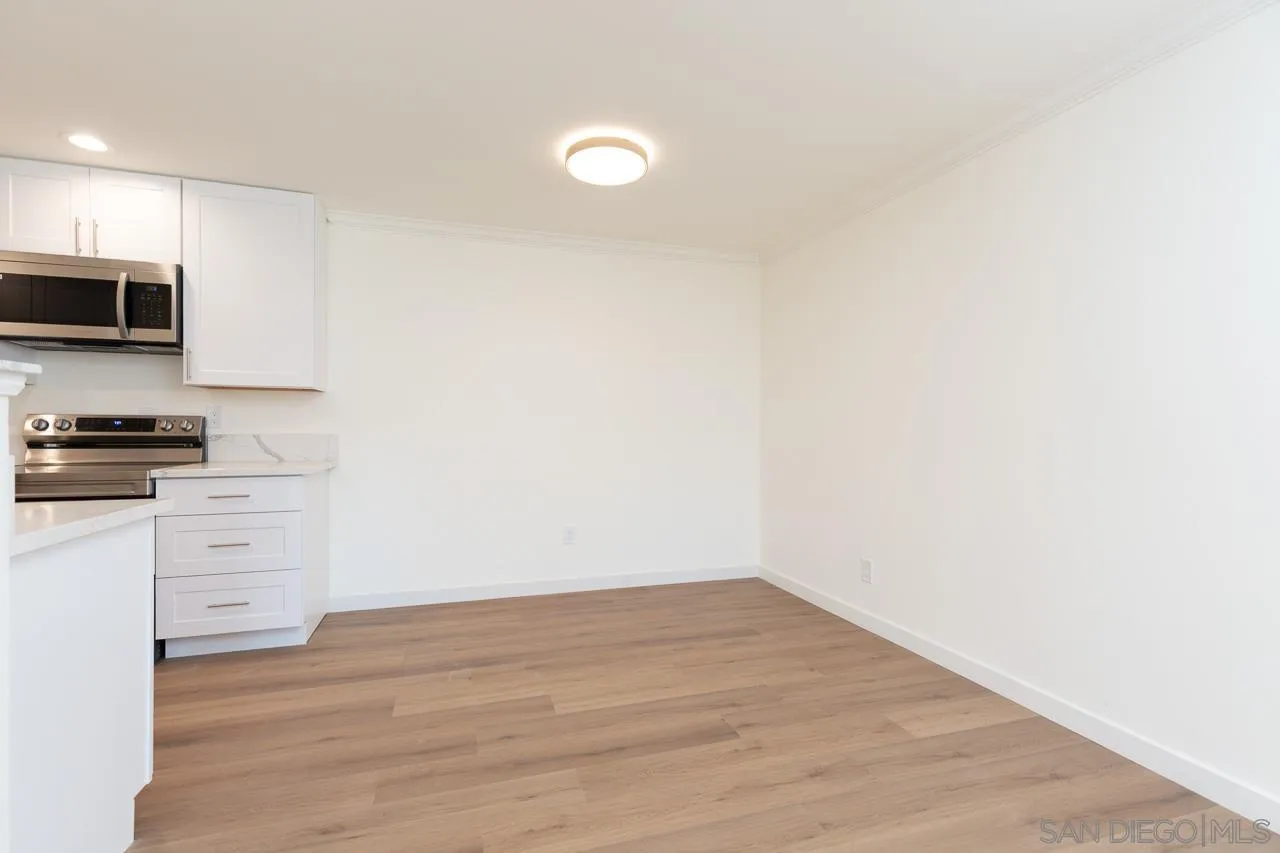 https://cdn.realtyfeed.com/cdn/127/260022968/38b0d502518753182604a668bed981cb.webp