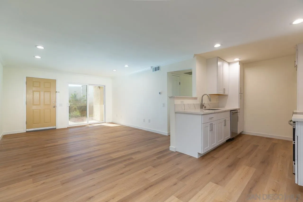 https://cdn.realtyfeed.com/cdn/127/260022968/8d11335f39004a54a9a758d43e7cd259.webp