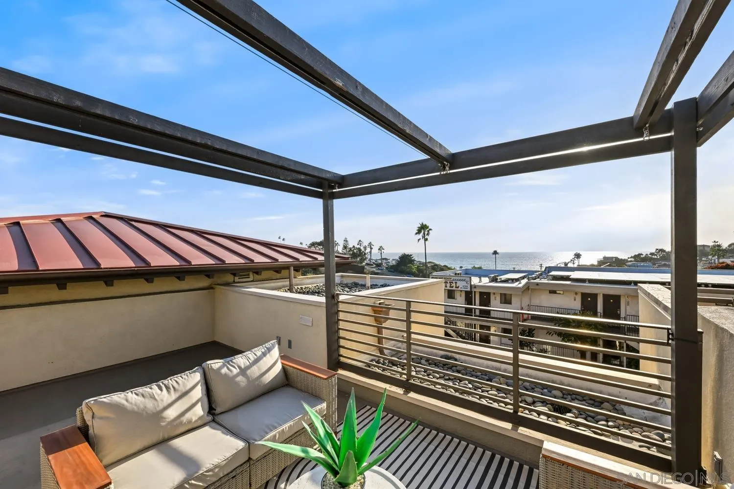 https://cdn.realtyfeed.com/cdn/127/260022969/02c541beca40c064aedf8fc9c424798f.webp