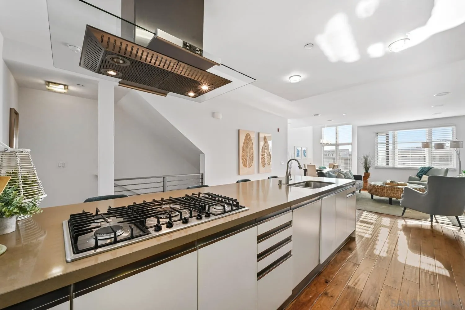 https://cdn.realtyfeed.com/cdn/127/260022969/56c70ce6f4c87aba176fa2c457167bcb.webp