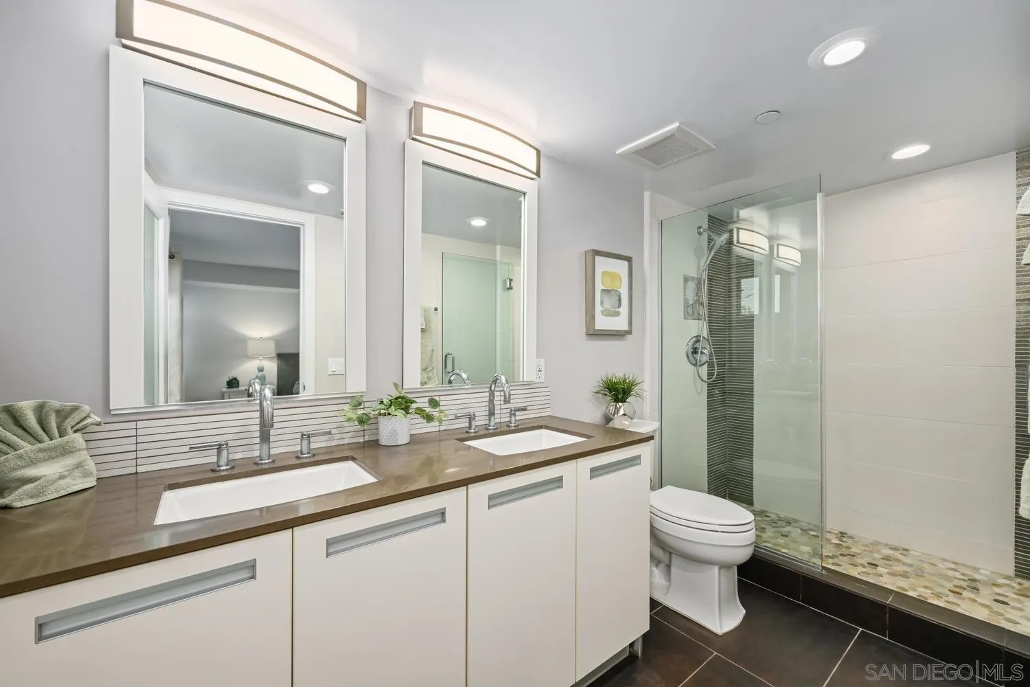 https://cdn.realtyfeed.com/cdn/127/260022969/82e04dccbfd031f5df3cce791c949ca8.webp