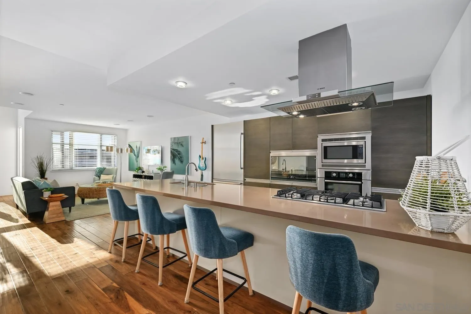 https://cdn.realtyfeed.com/cdn/127/260022969/a535013e6d4d2f82ec1ab06cb6f9dbf9.webp