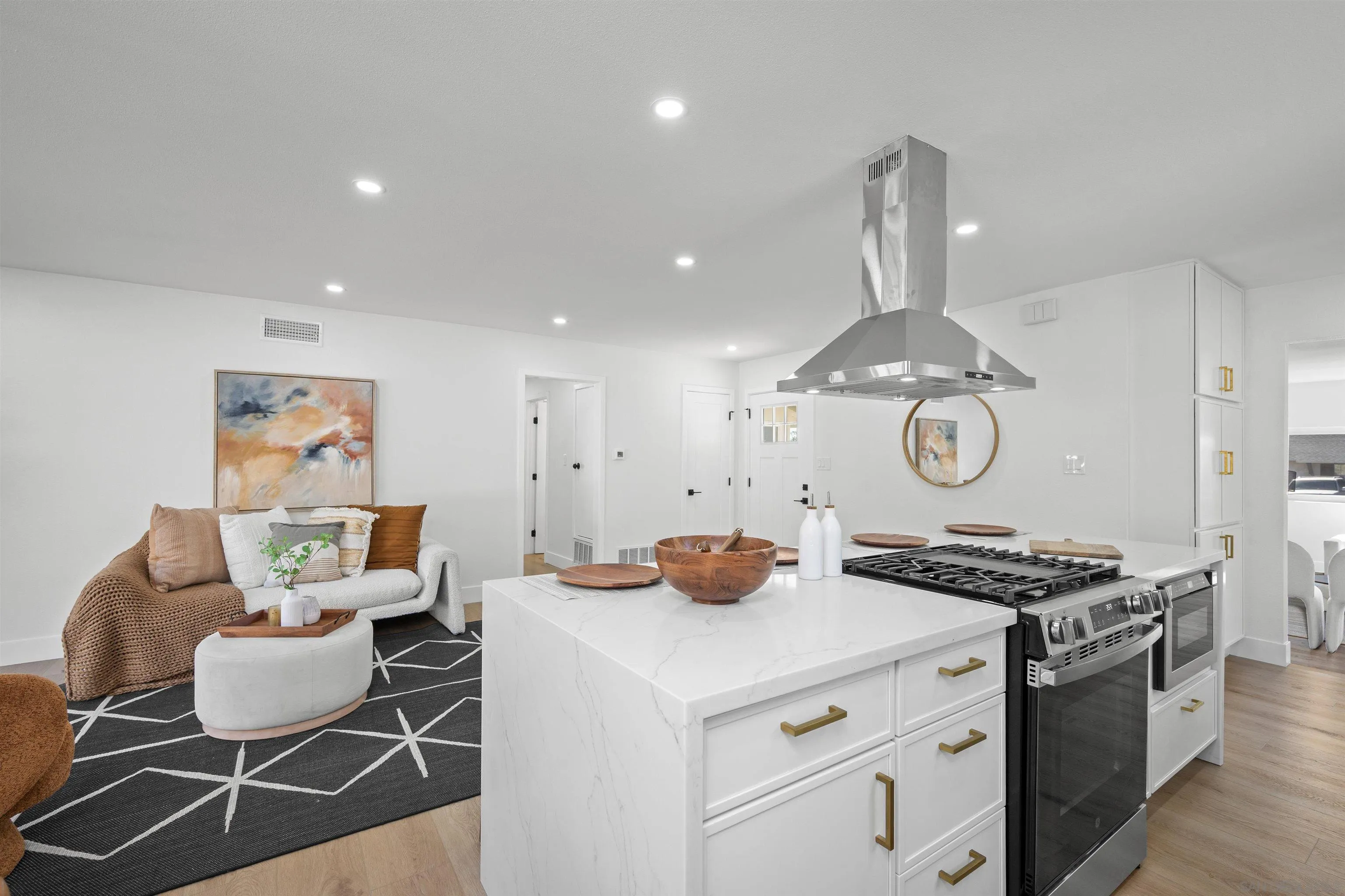 https://cdn.realtyfeed.com/cdn/127/260022970/12fb831ae6e2bdc764fa5a674b88616d.webp