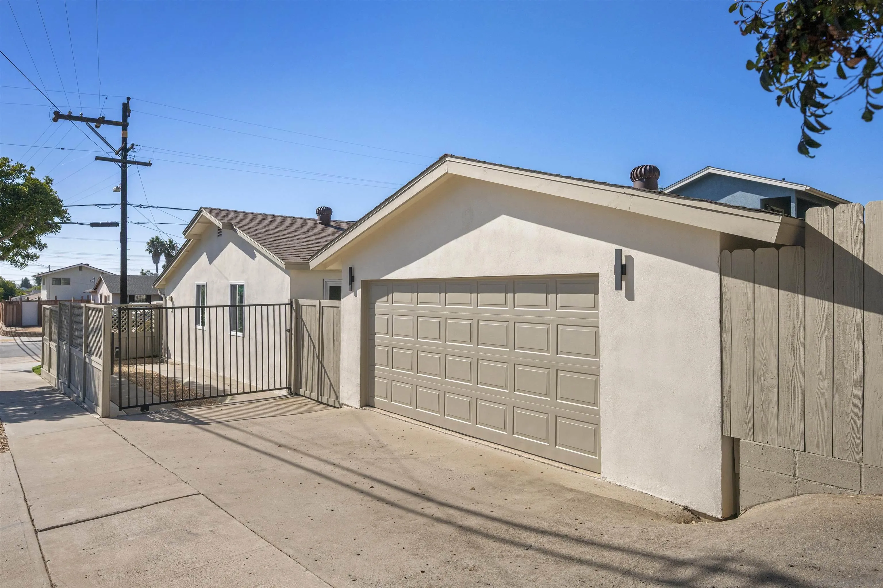 https://cdn.realtyfeed.com/cdn/127/260022970/3a3267ad0ea5c706f60a560efa7c505d.webp