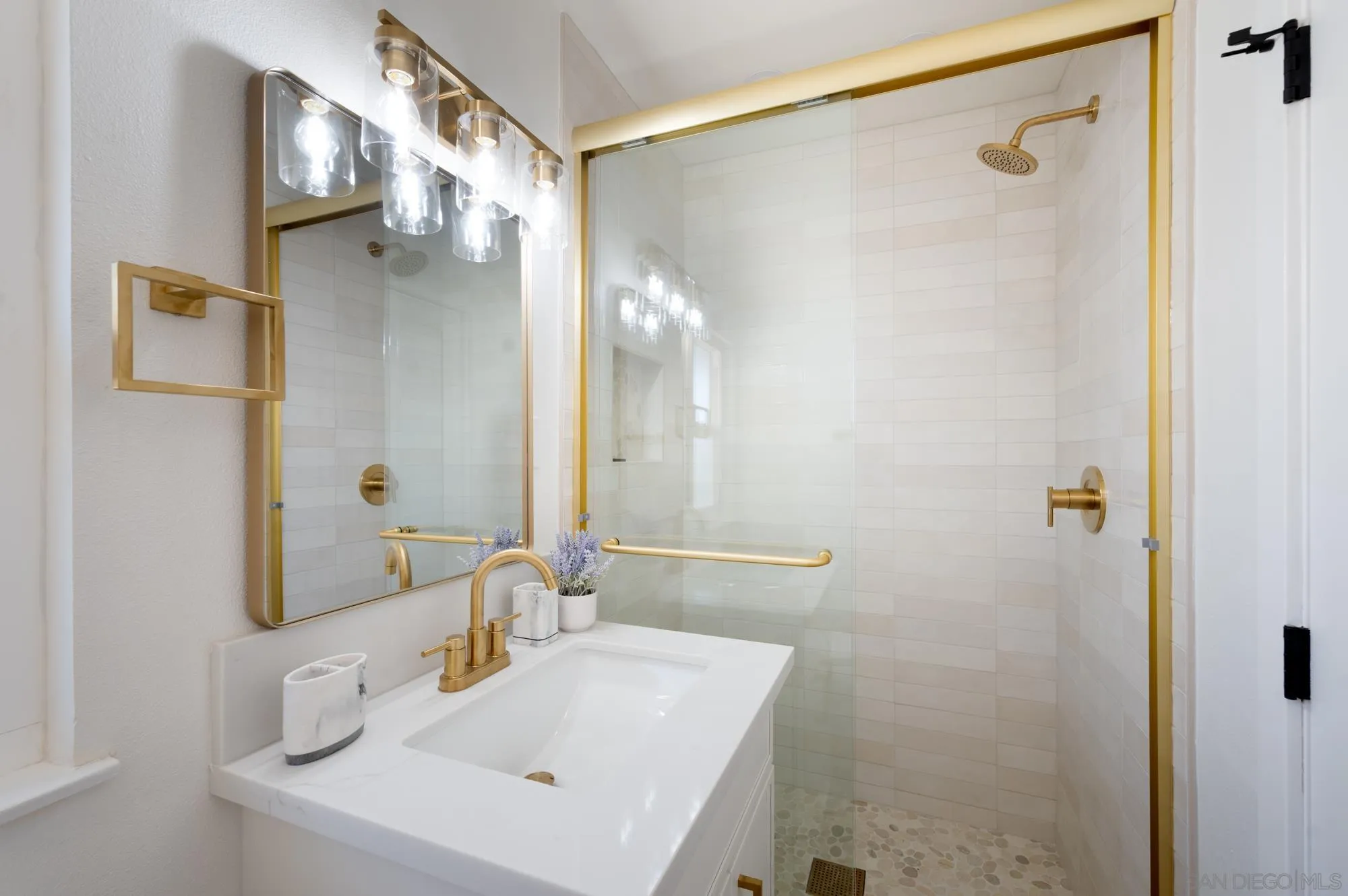 https://cdn.realtyfeed.com/cdn/127/260022970/4e32a8a73cfc3fca533f18218e775302.webp