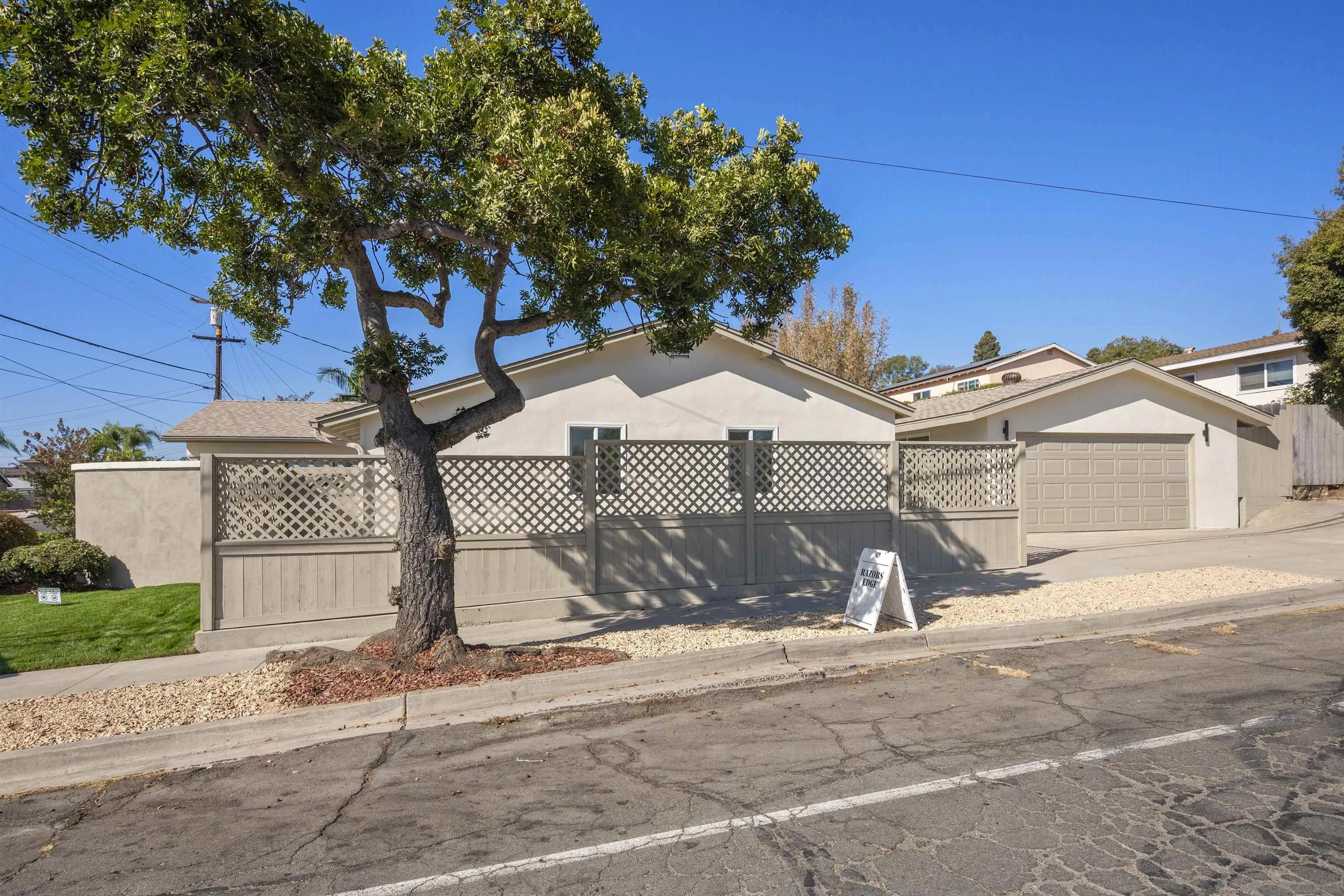https://cdn.realtyfeed.com/cdn/127/260022970/739bb60025d6a6d55d571eab6ef32b38.webp