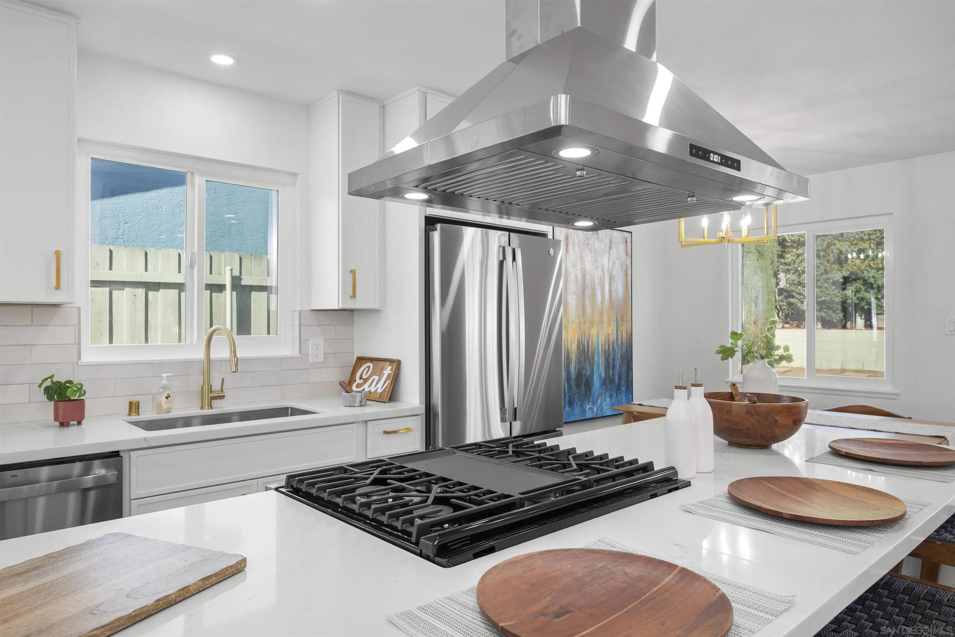 https://cdn.realtyfeed.com/cdn/127/260022970/a27b489cb15227657c46ca728768cd4e.webp