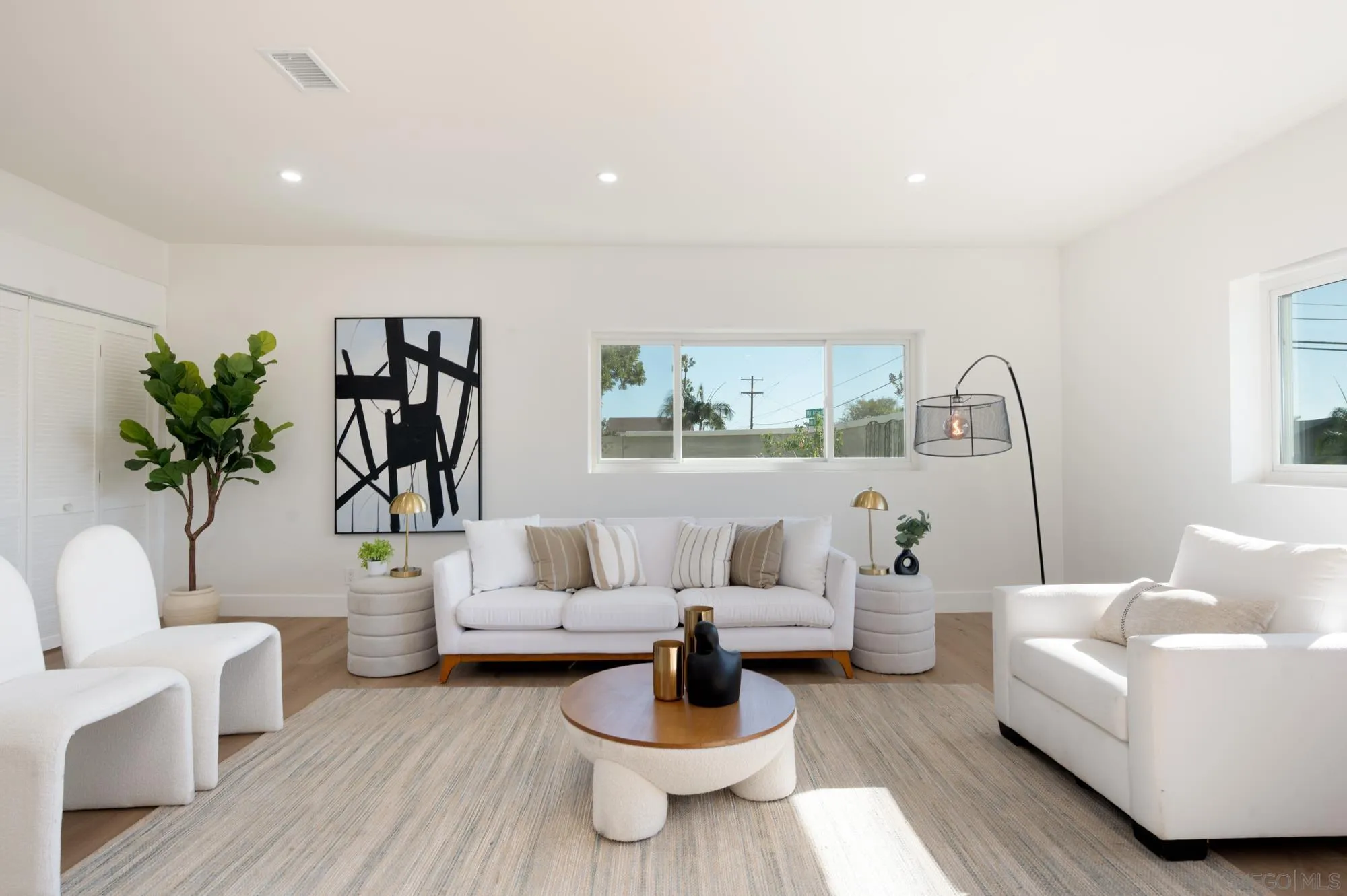 https://cdn.realtyfeed.com/cdn/127/260022970/c7292ca12758eba96f5d115c09966931.webp