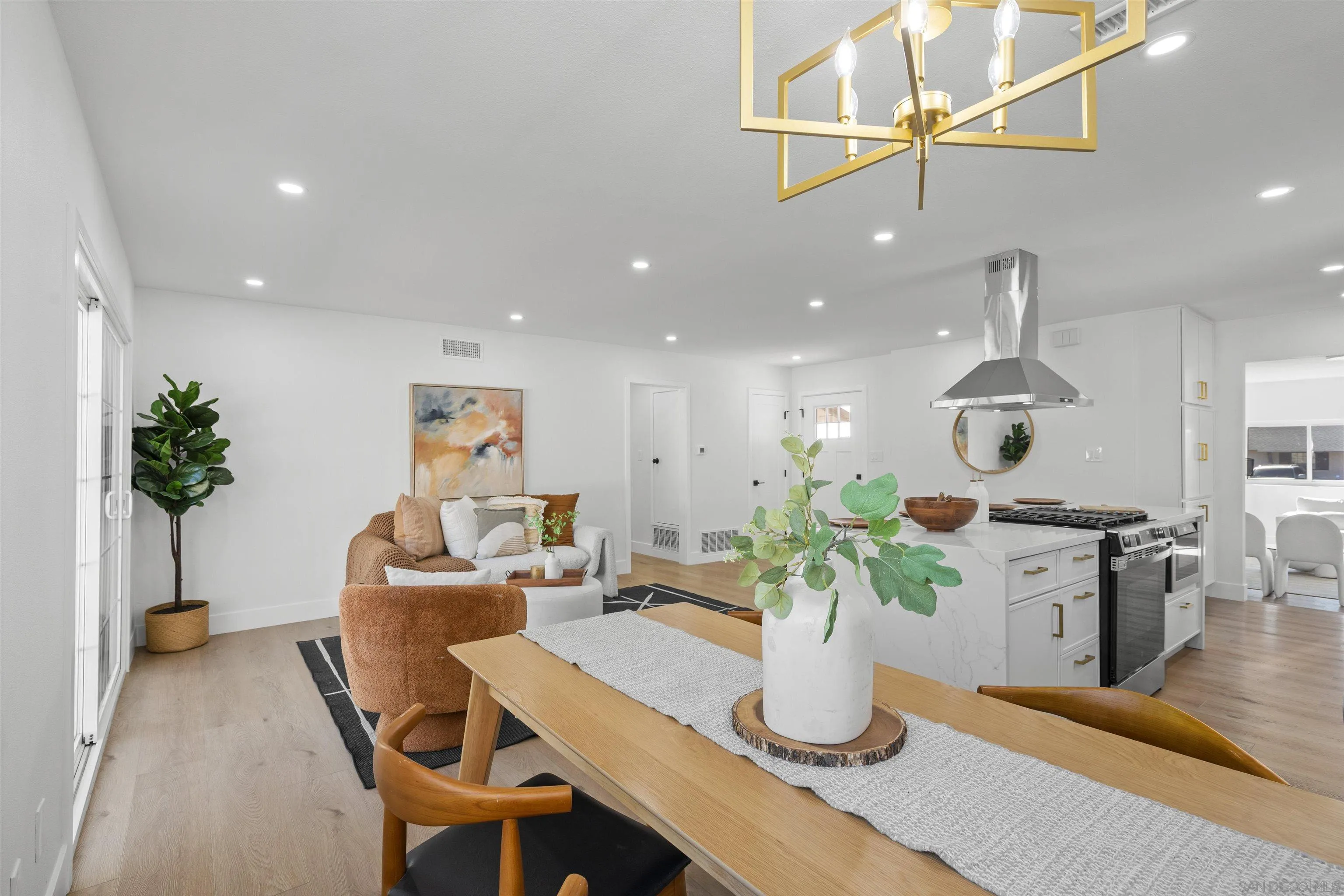 https://cdn.realtyfeed.com/cdn/127/260022970/cdeb9217446a60b73ca78be84906fd07.webp
