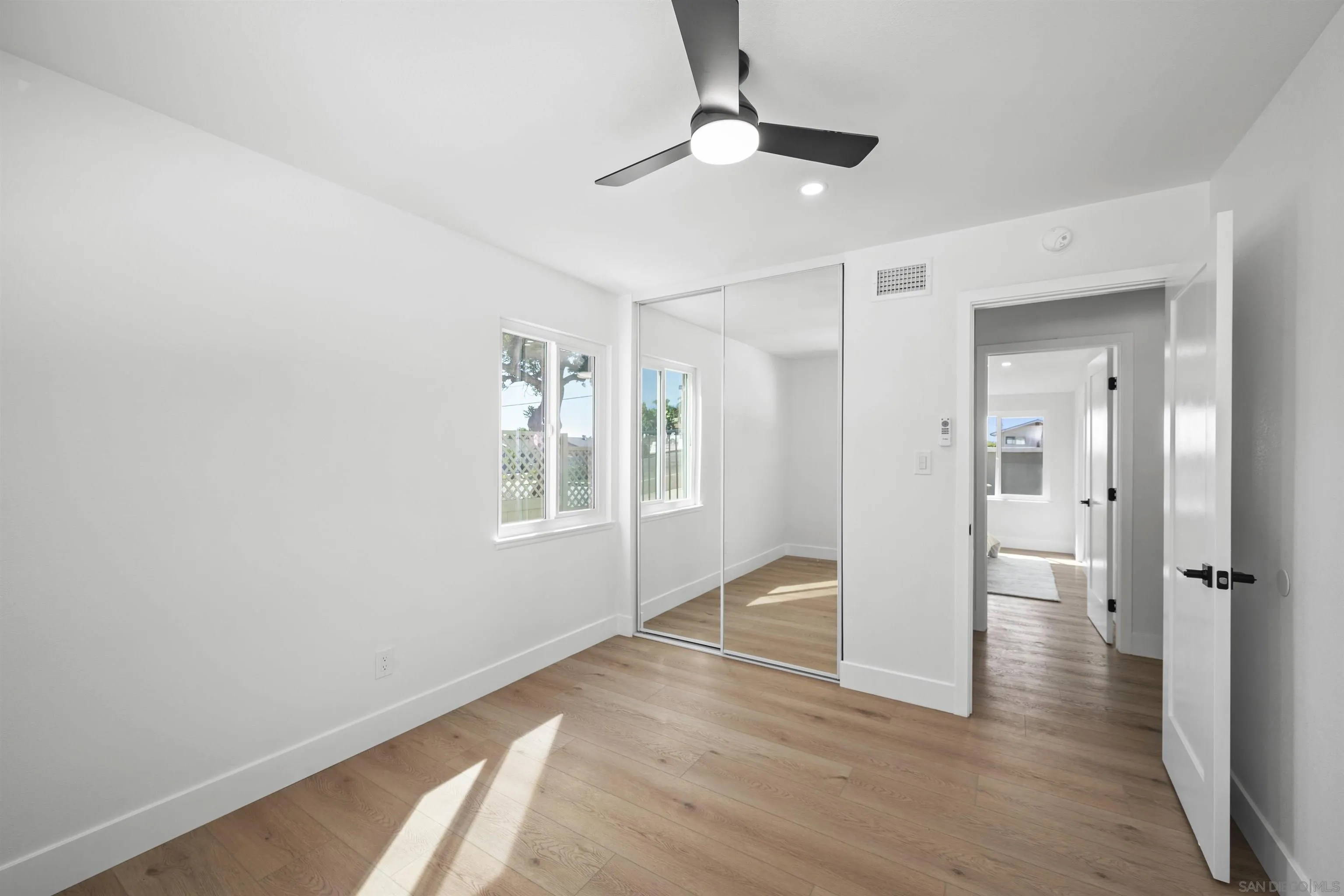 https://cdn.realtyfeed.com/cdn/127/260022970/e0ad8e9aa1204d1e460ca812d8624270.webp