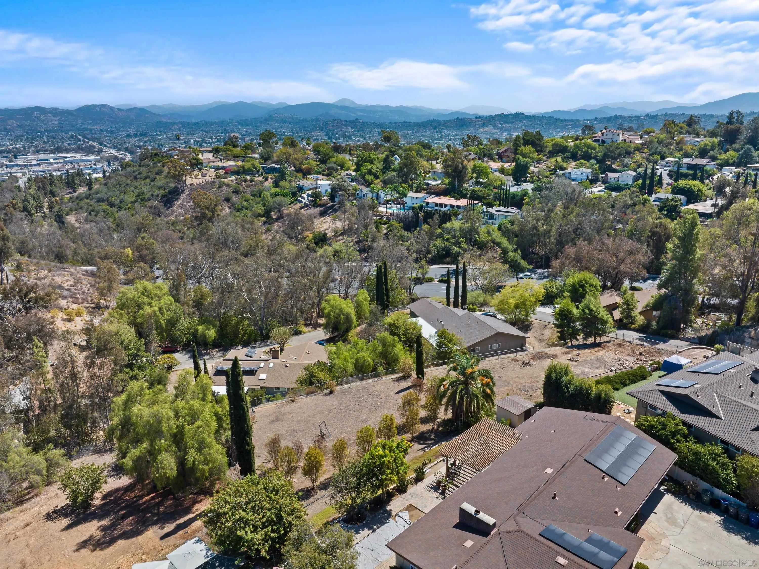 https://cdn.realtyfeed.com/cdn/127/260022971/003b6e6935f1eab939731f88b094f8b9.webp