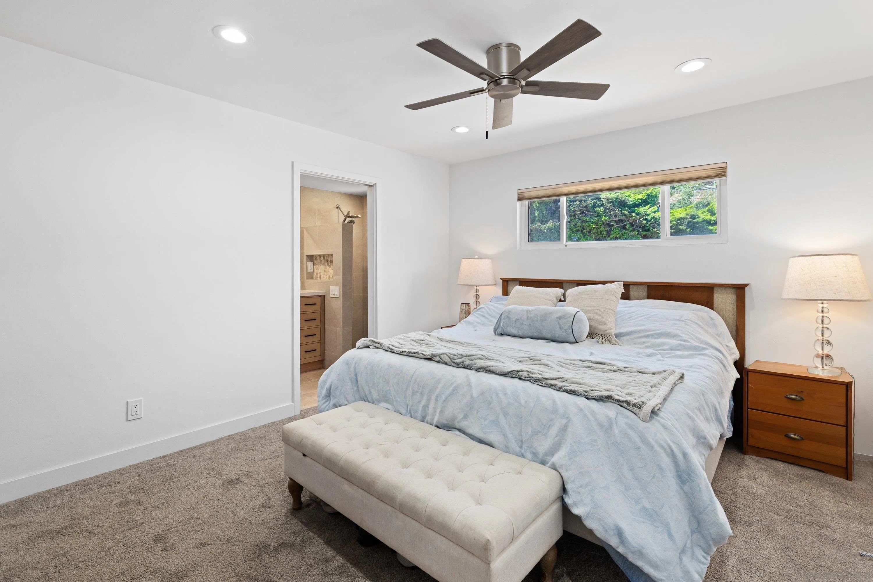 https://cdn.realtyfeed.com/cdn/127/260022971/52207cb5fa7f87eb43fbf5ec0014ef71.webp